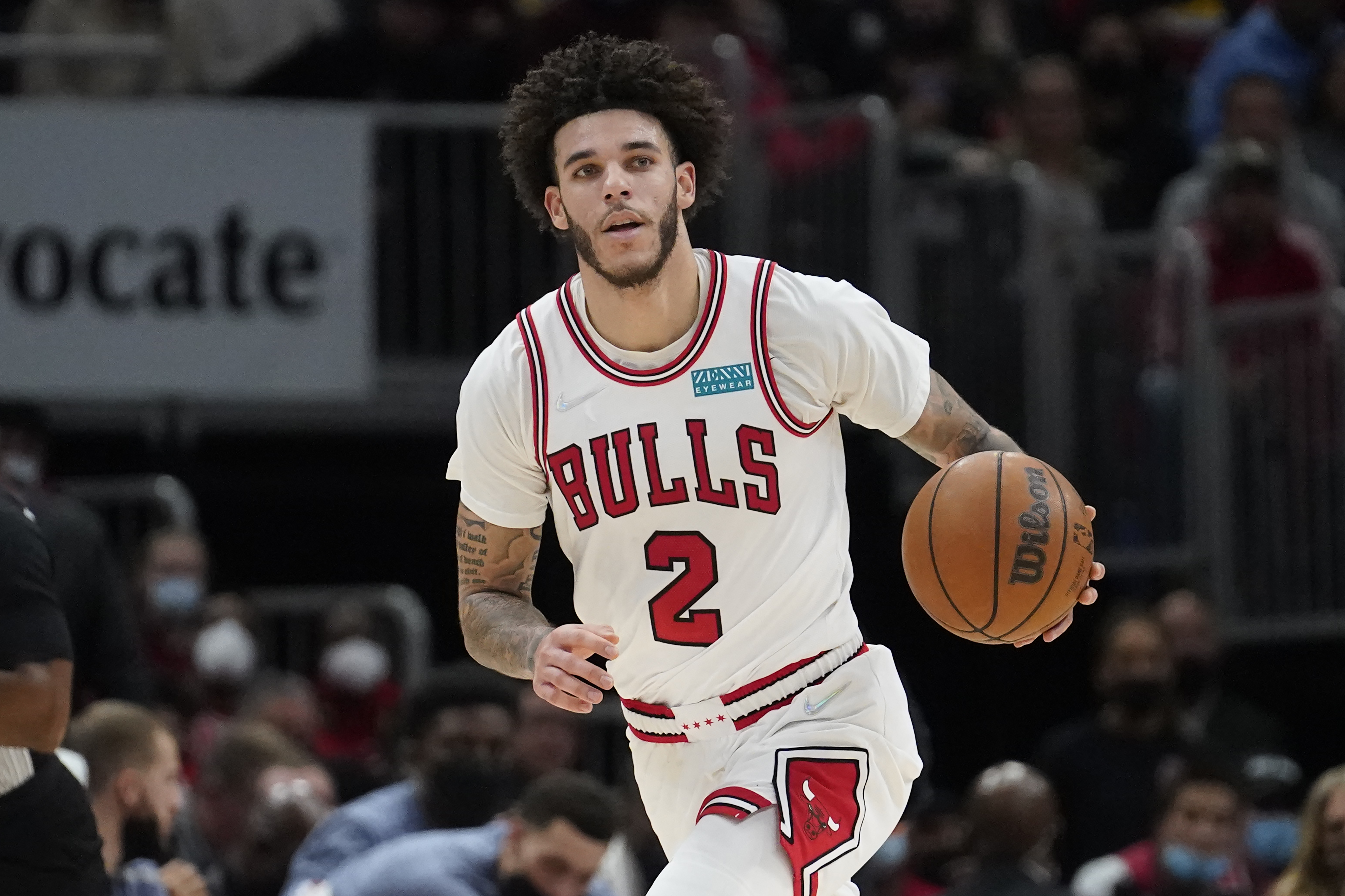 Bulls PG Lonzo Ball is 'on track' to return after this season - CBS Chicago