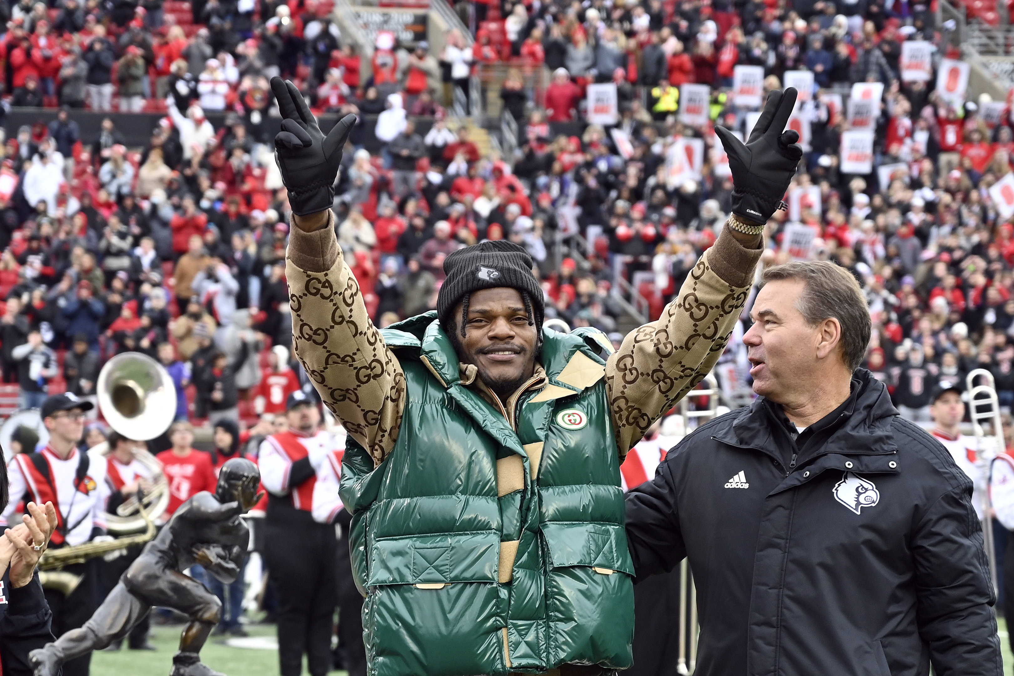 UofL legend Lamar Jackson to have No. 8 jersey retired at Cardinal Stadium