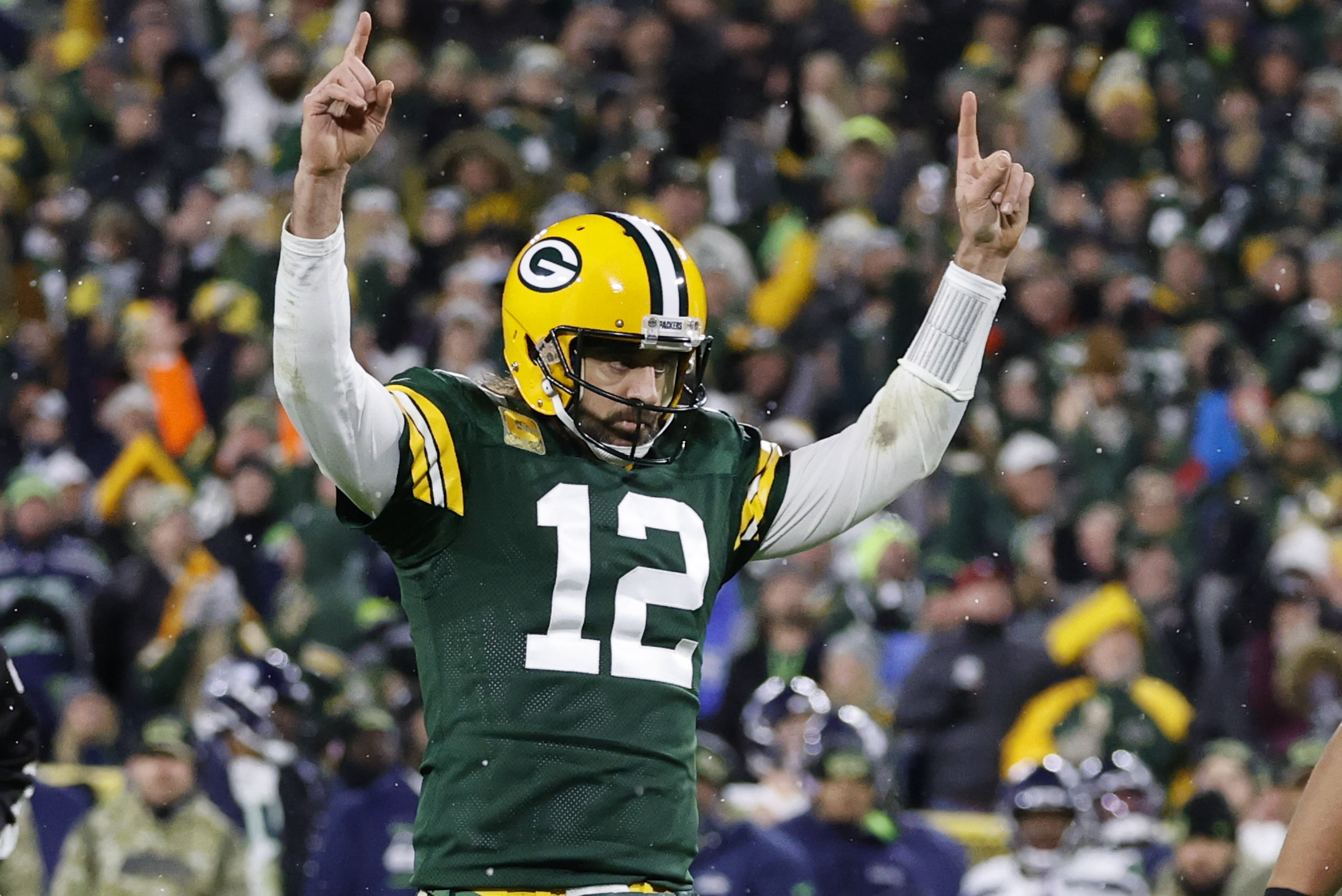 Aaron Rodgers, Packers rout Vikings, control playoff fate