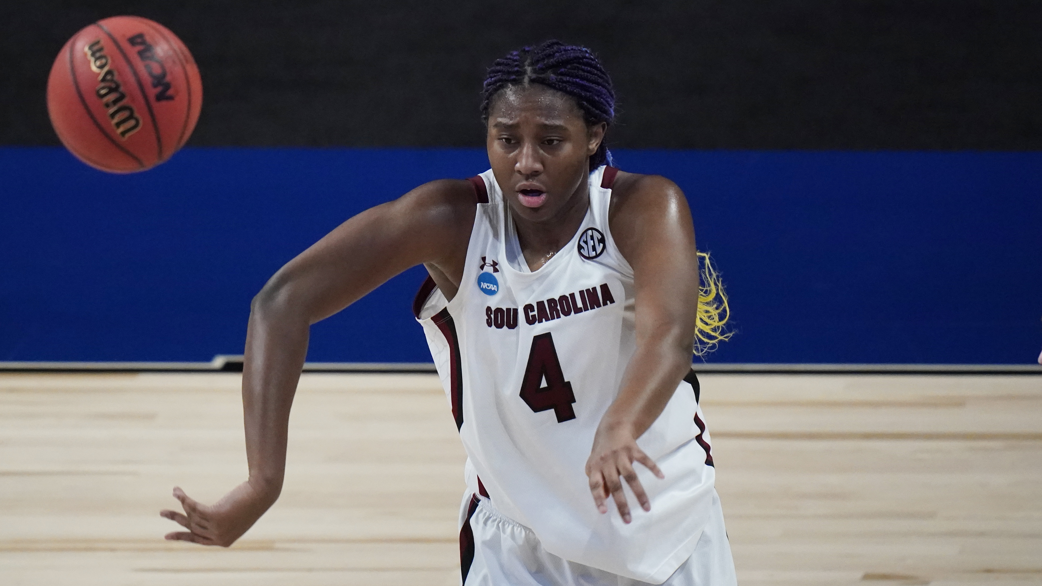 Paige Bueckers Drops 19 as No. 2 UConn Falls to No. 1 South Carolina |  News, Scores, Highlights, Stats, and Rumors | Bleacher Report