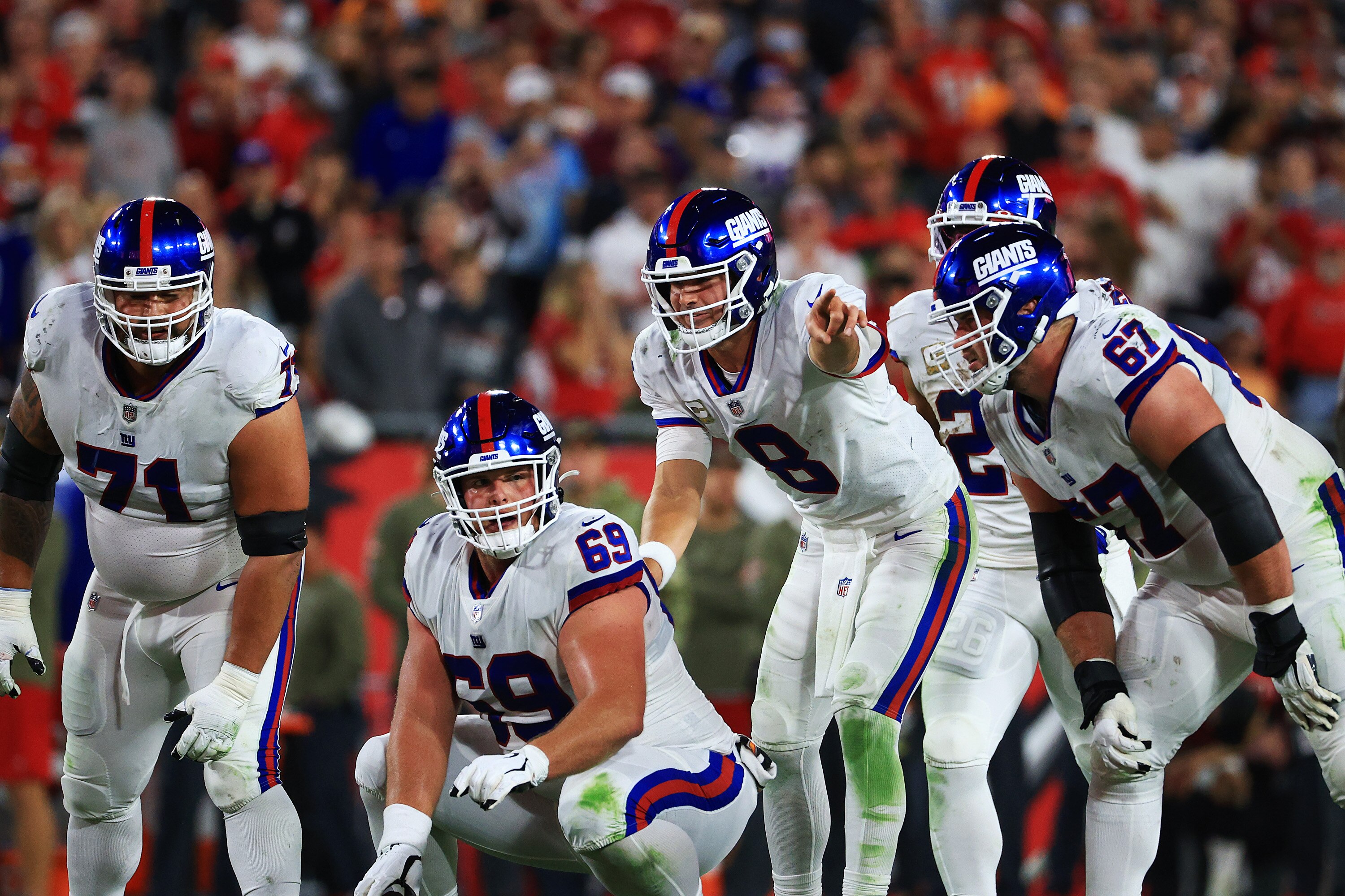 TAMPA, FLORIDA - NOVEMBER 22: Daniel Jones #8 of the New York Giants reacts against the Tampa Bay Buccaneers during the second half at Raymond James Stadium on November 22, 2021 in Tampa, Florida. (Photo by Mike Ehrmann/Getty Images)