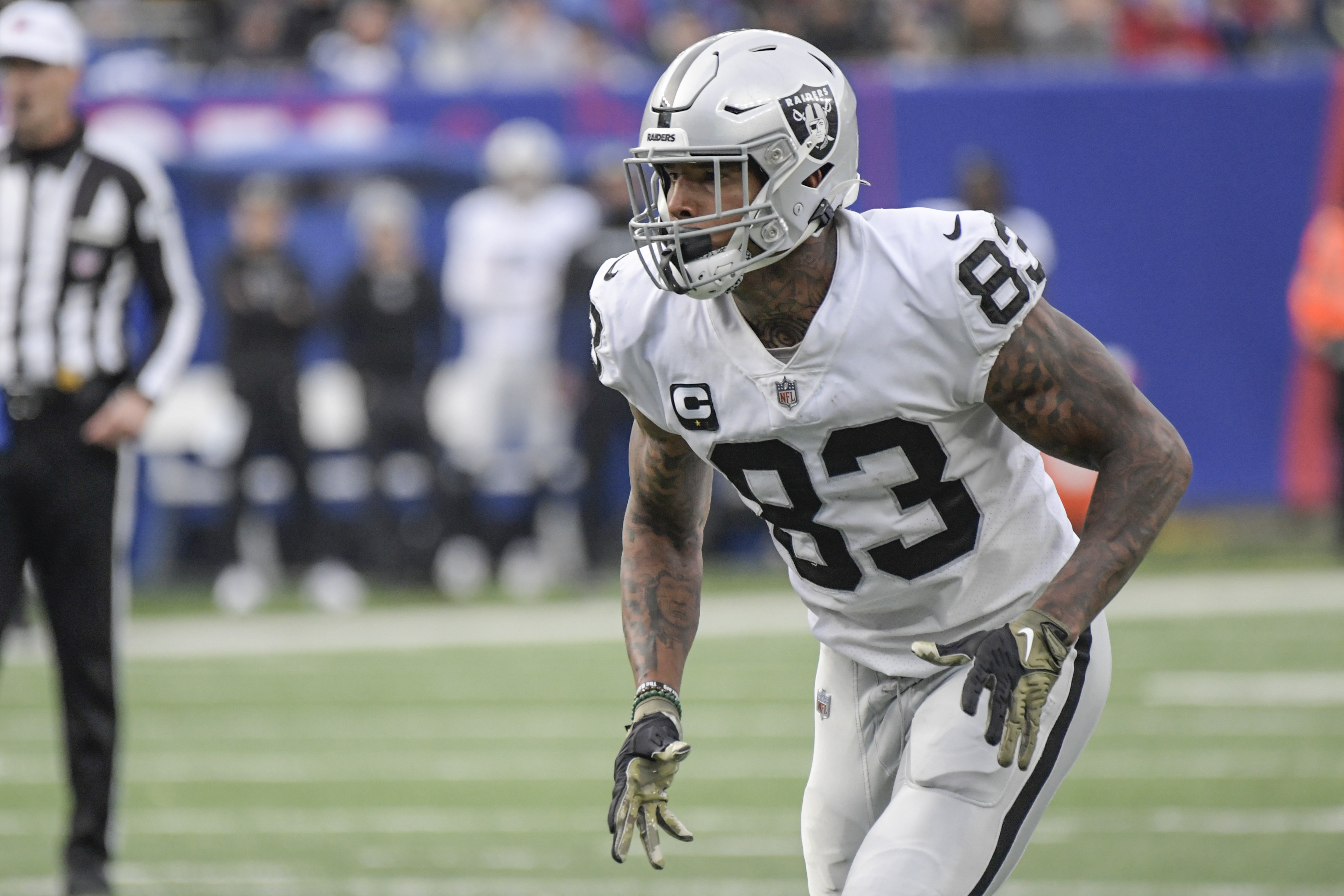 Raiders' Darren Waller's Knee Injury Diagnosed as Strained Iliotibial Band