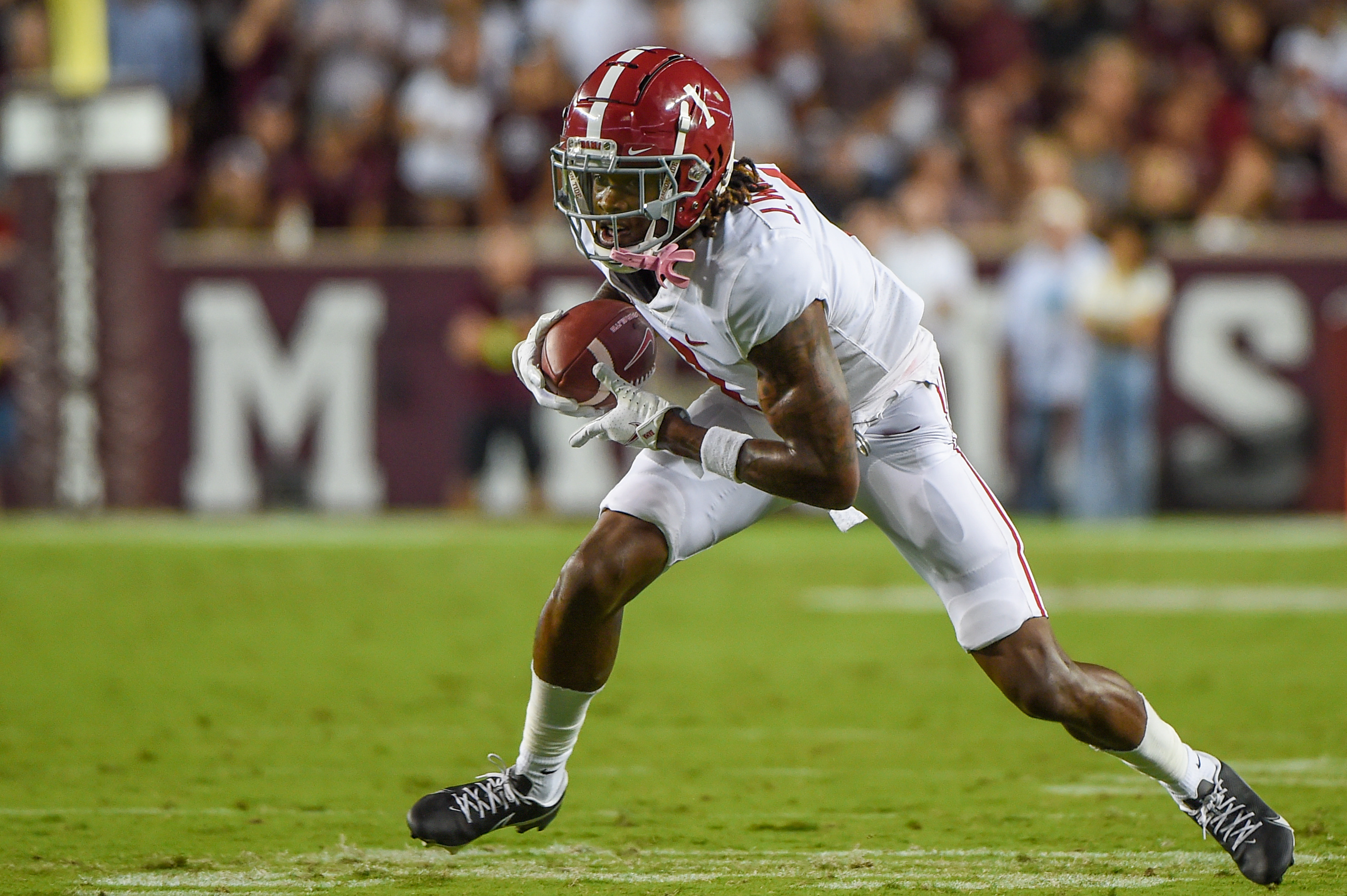 Alabama WR Jameson Williams Ejected for Targeting Against Auburn