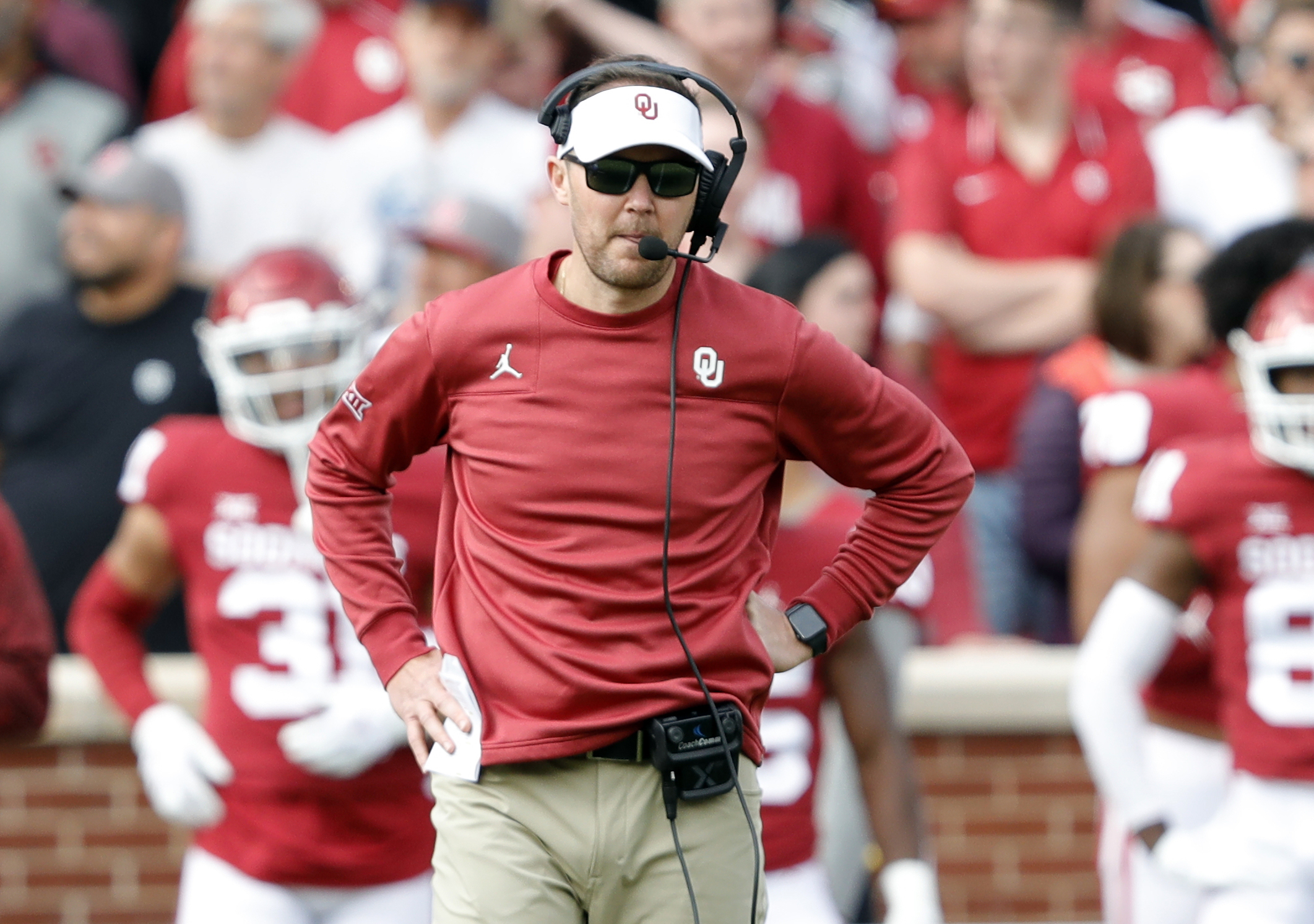 Report: Lincoln Riley to Be Named USC HC; 'Final Details' of Contract Being Work..