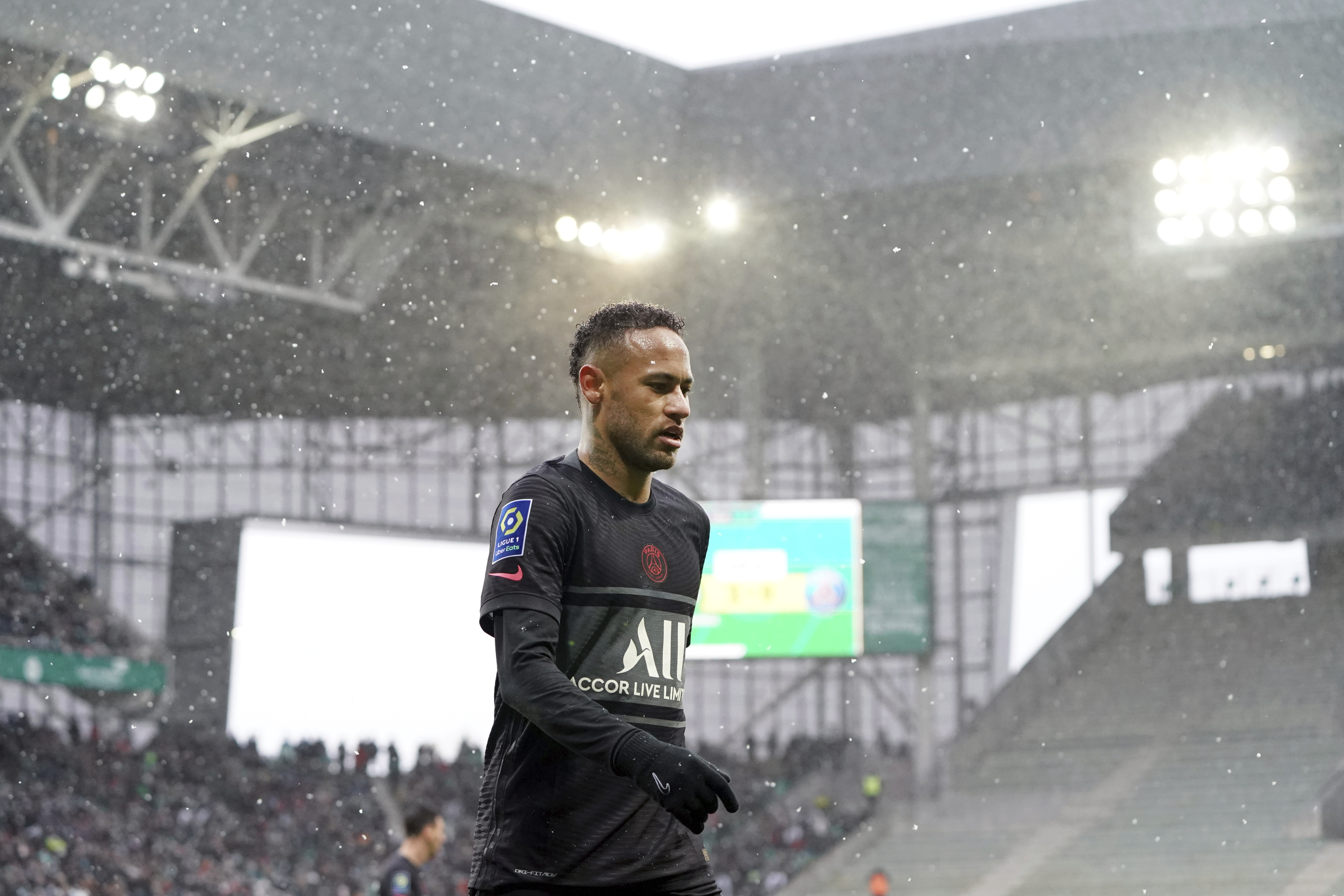 neymar to miss 6 8 weeks after suffering ankle injury in psg s win vs saint etienne bleacher report latest news videos and highlights