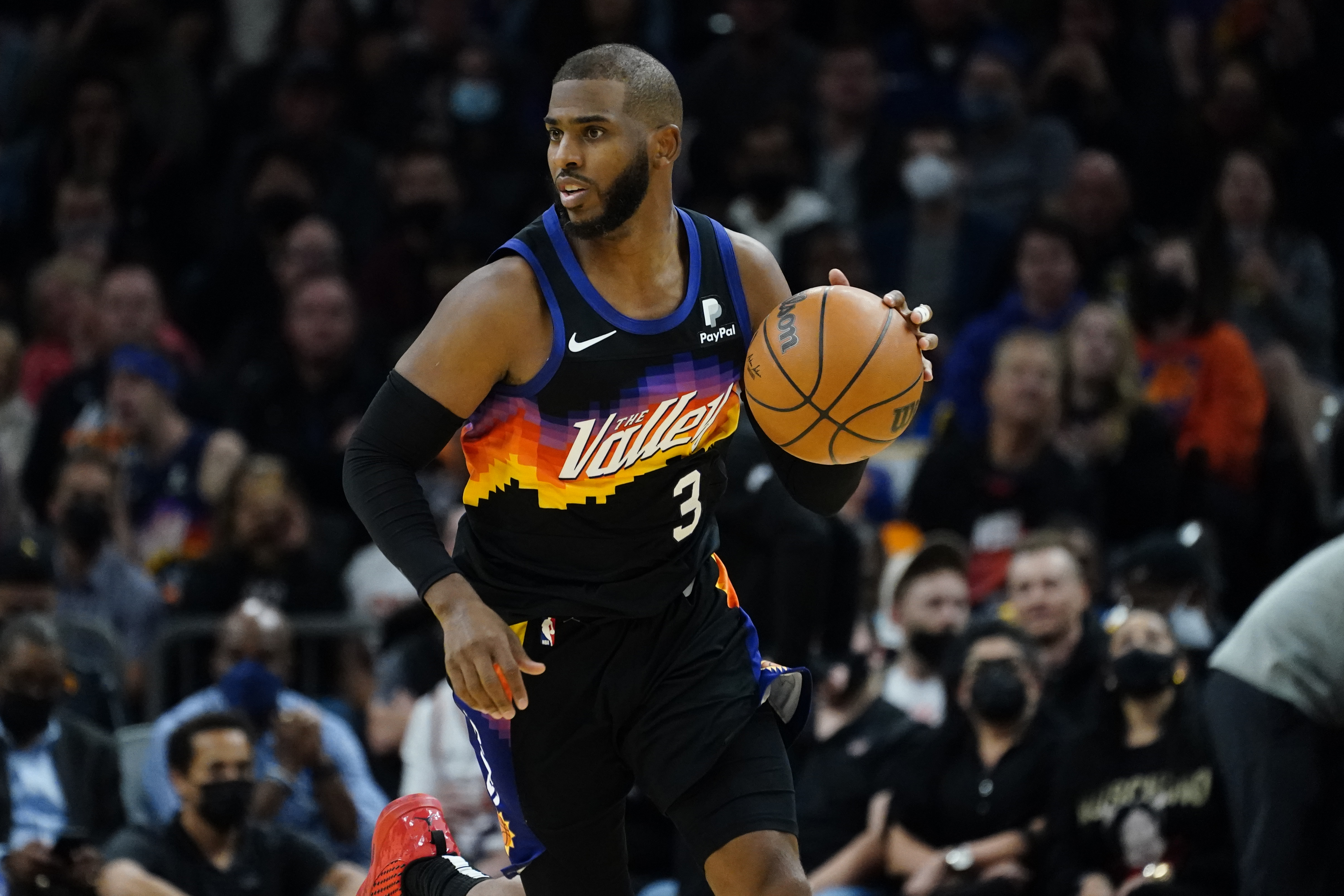 Chris Paul, Suns Beat Pistons for Franchise-Record 18th Straight Win thumbnail