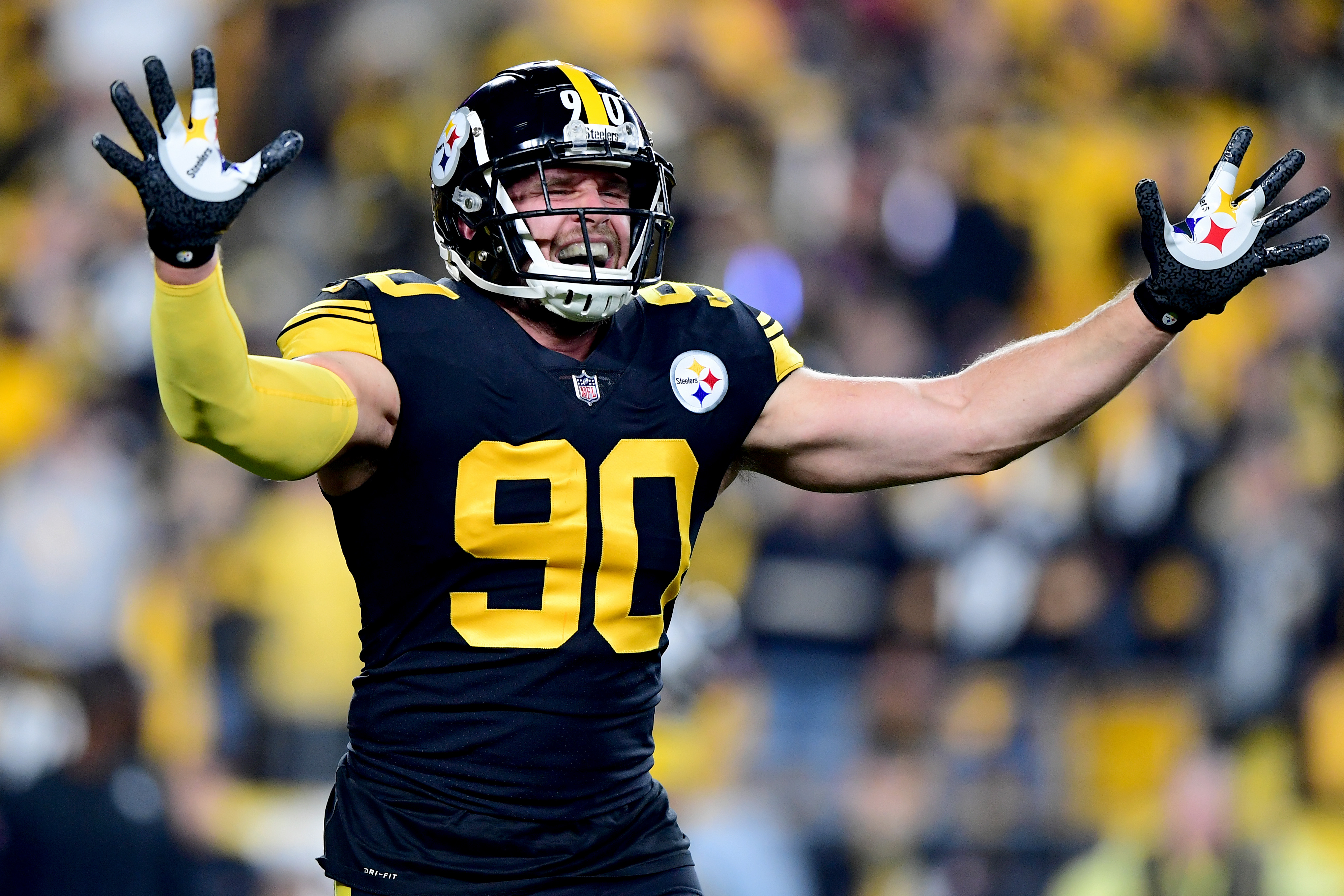 Getty Images - T.J. Watt #90 of the Pittsburgh Steelers