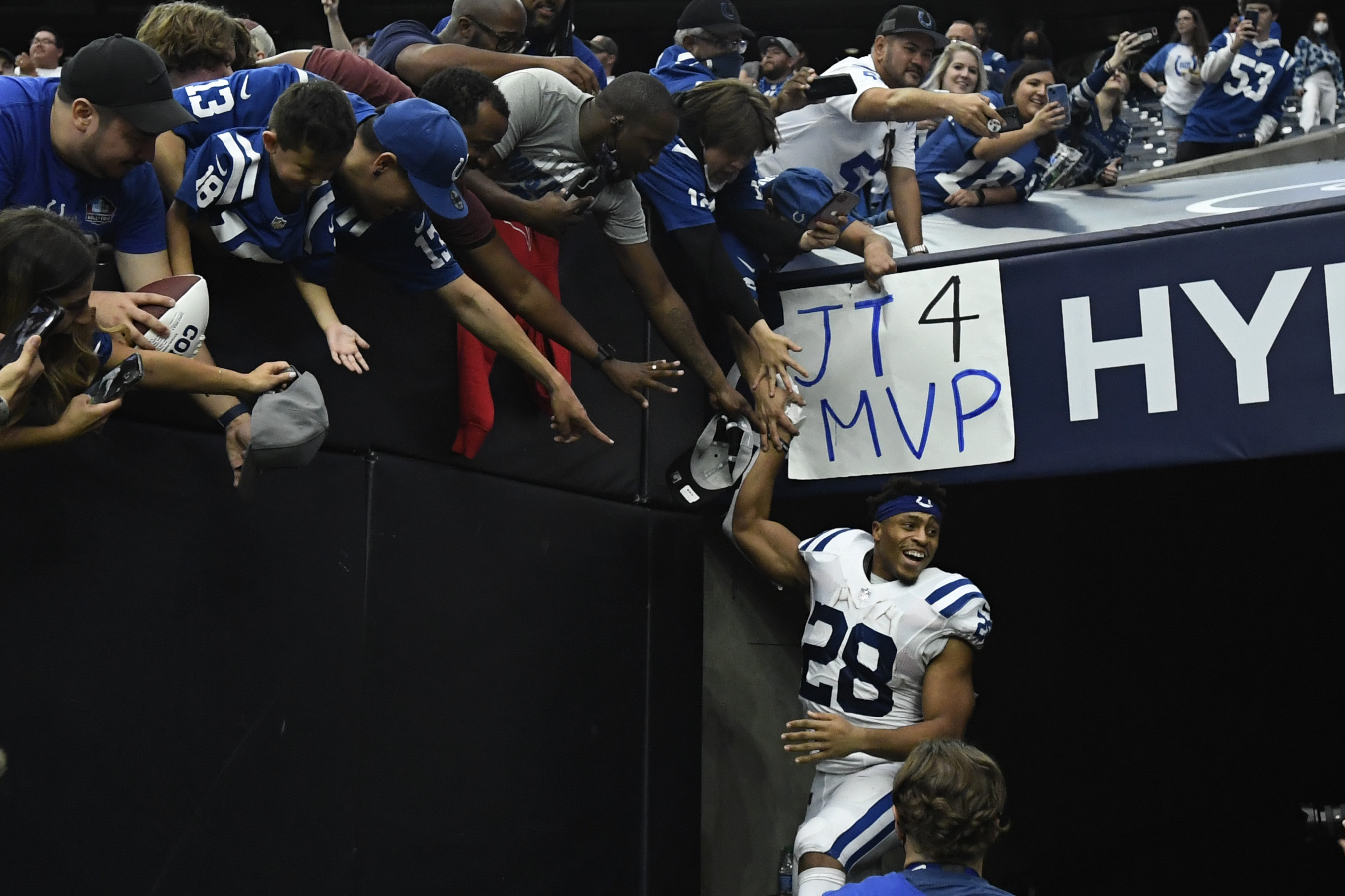 WATCH: Indianapolis Colts on 'Hard Knocks' preview for episode 4