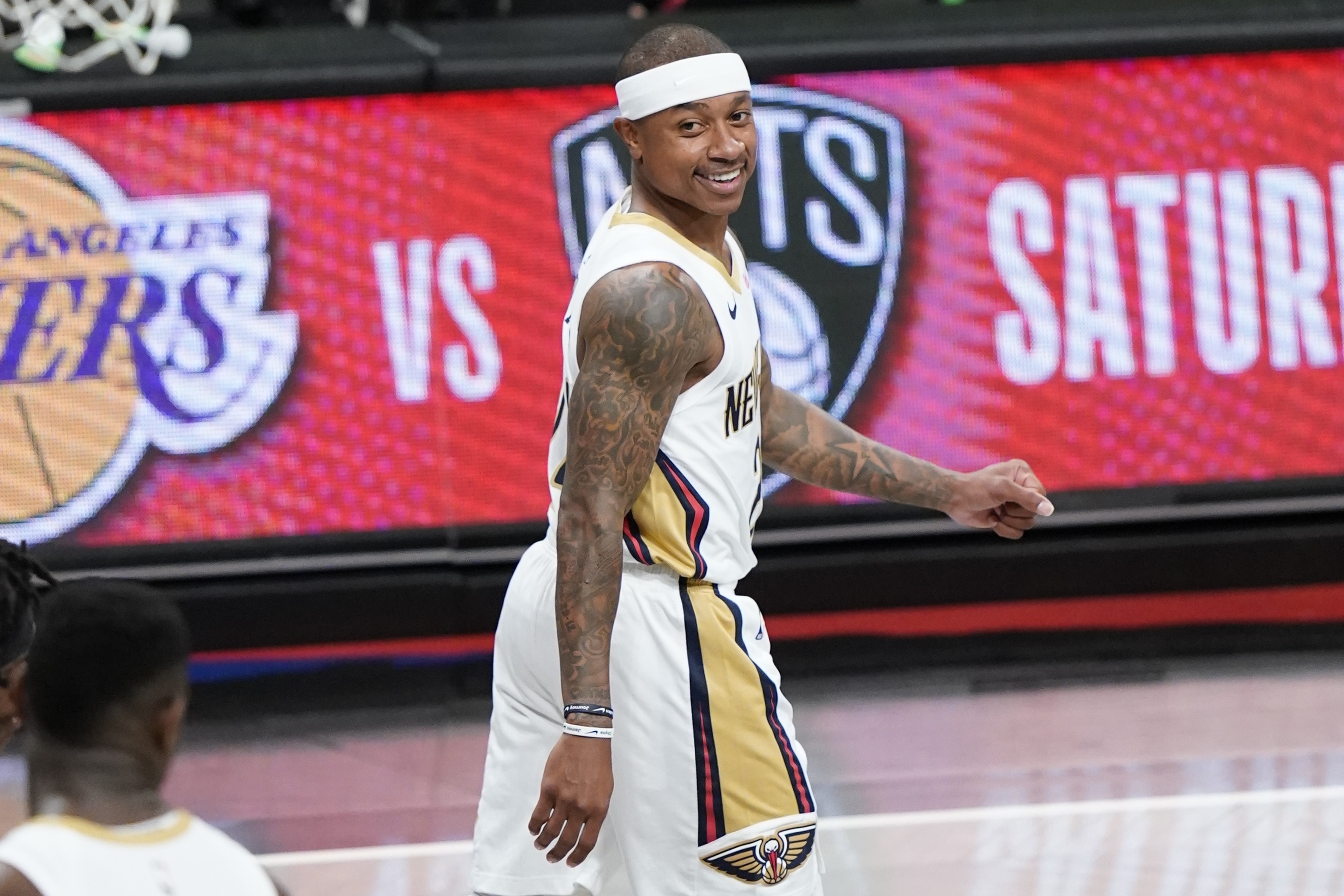 Isaiah Thomas is doing VIDEO GAME NUMBERS in the NBA G League right now 🎮