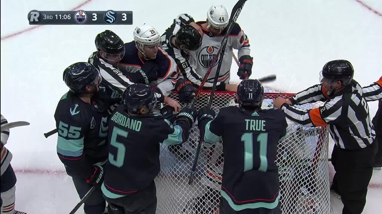 Oilers' Connor McDavid Compared to Gretzky, Lemieux as Playoff