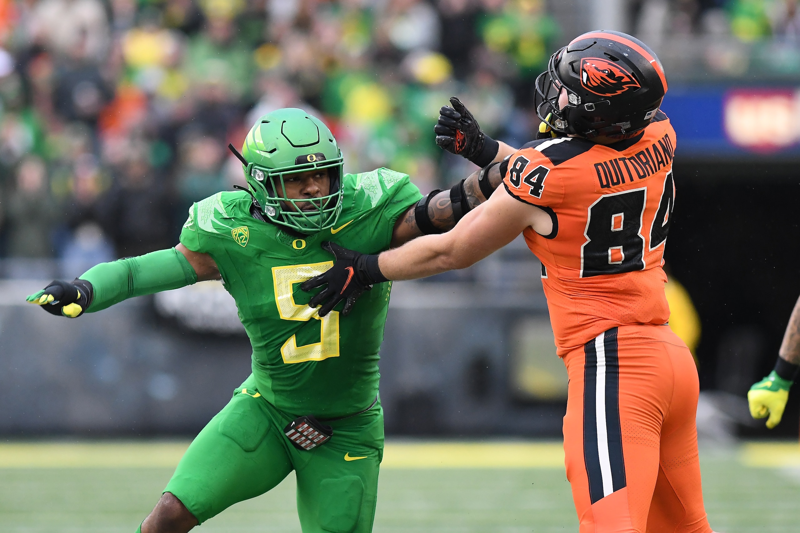 EUGENE, OR - NOVEMBER 27: Oregon Ducks DE Kayvon Thibodeaux (5) rushes against Oregon State Beavers TE Teagan Quitoriano (84) during a PAC-12 conference football game between the Oregon State Beavers and Oregon Ducks on November 27, 2021 at Autzen Stadium in Eugene, Oregon. (Photo by Brian Murphy/Icon Sportswire via Getty Images)