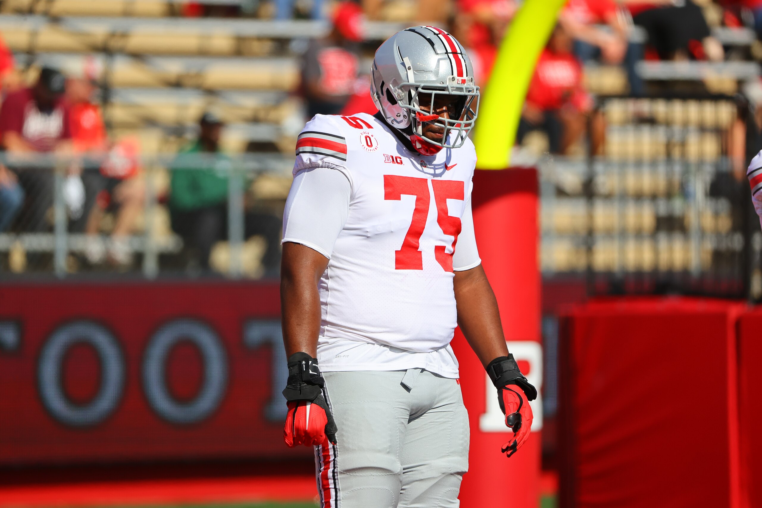 PISCATAWAY, NJ - OCTOBER 02:  Ohio State Buckeyes offensive lineman Thayer Munford (75)  warms up prior to the college football game between the Ohio State Buckeyes and Rutgers Scarlet Knights on October 2,2021 at SHI Stadium in Piscataway NJ.  (Photo by Rich Graessle/Icon Sportswire via Getty Images)