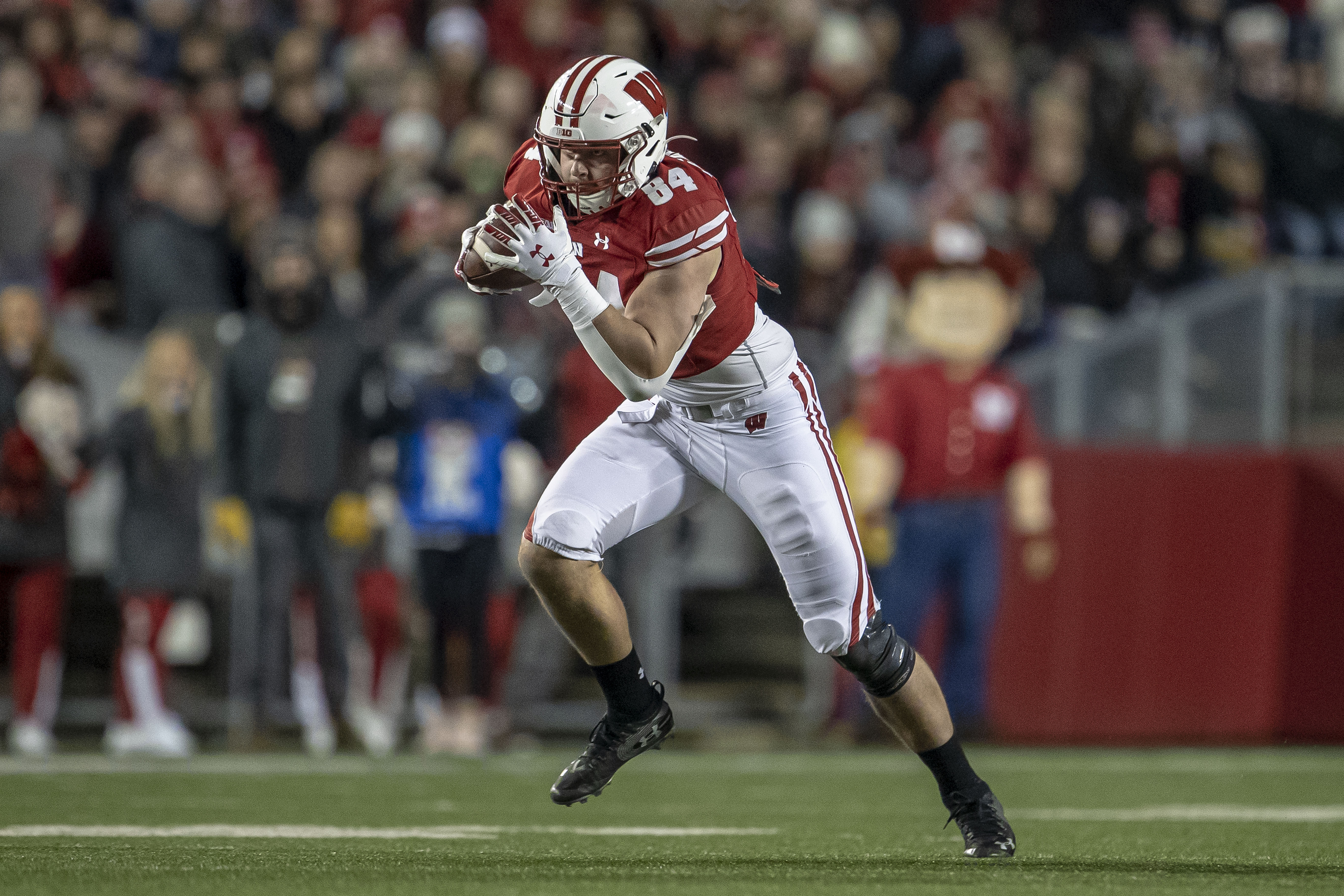 Wisconsin tight end Jake Ferguson had solid debut