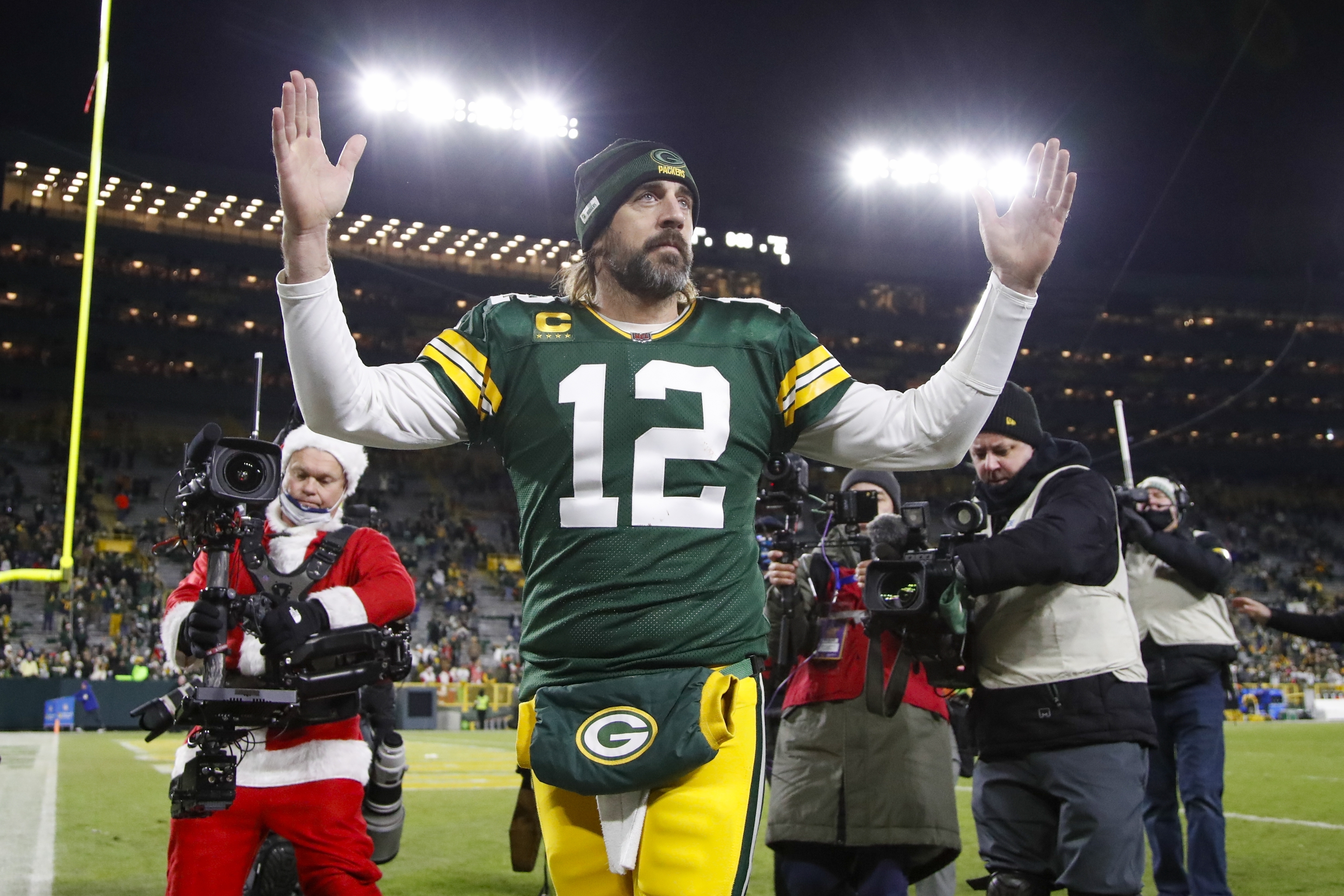Aaron Rodgers Talks Packers TD Record: Sitting Behind Favre 'Changed My Life Forever'