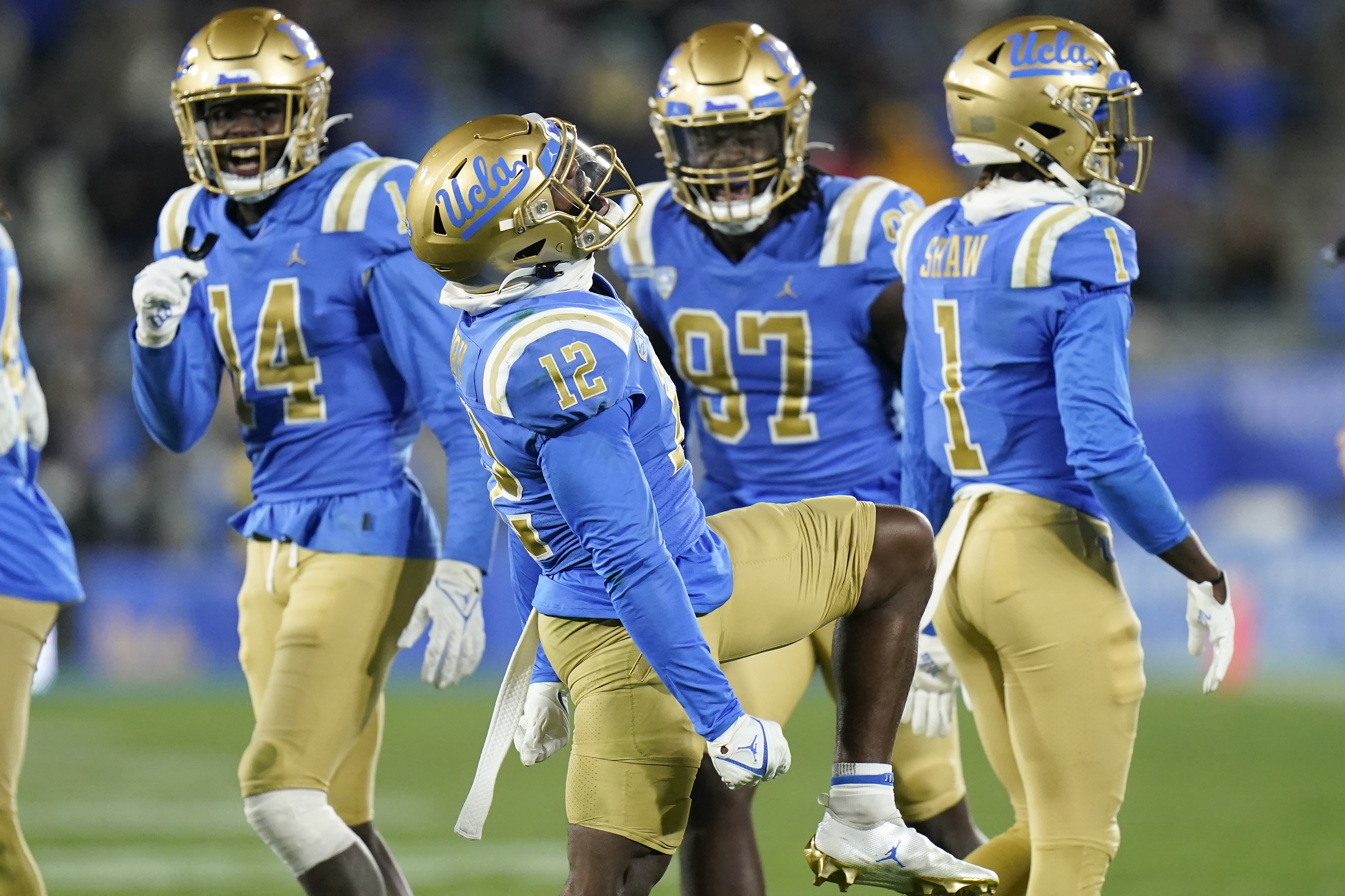 UCLA vs. NC State Holiday Bowl Canceled Due to Bruins' COVID-19 Issues