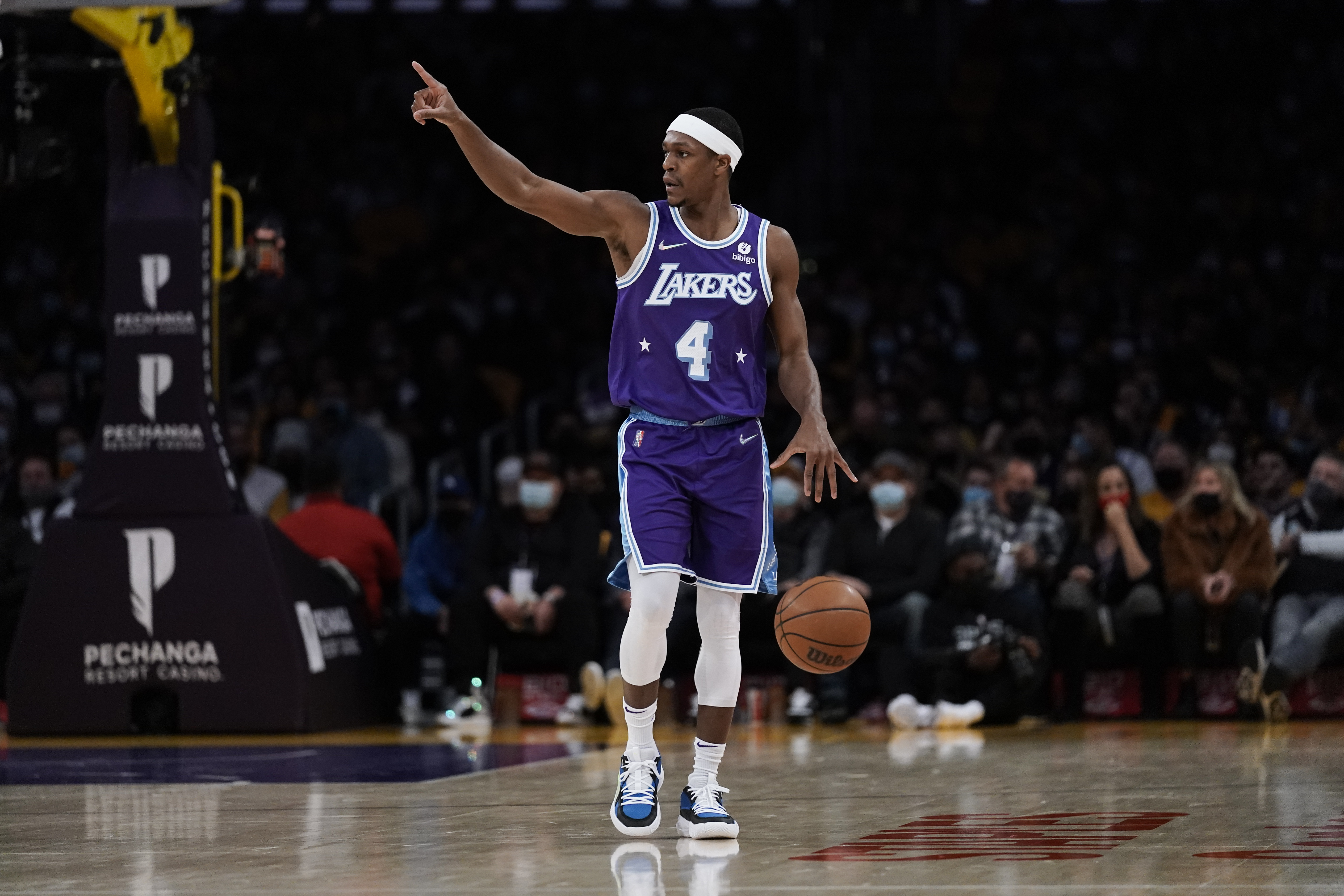 Lakers Trade Rumors: Rajon Rondo Focus of 'Serious Talks' with Cavaliers