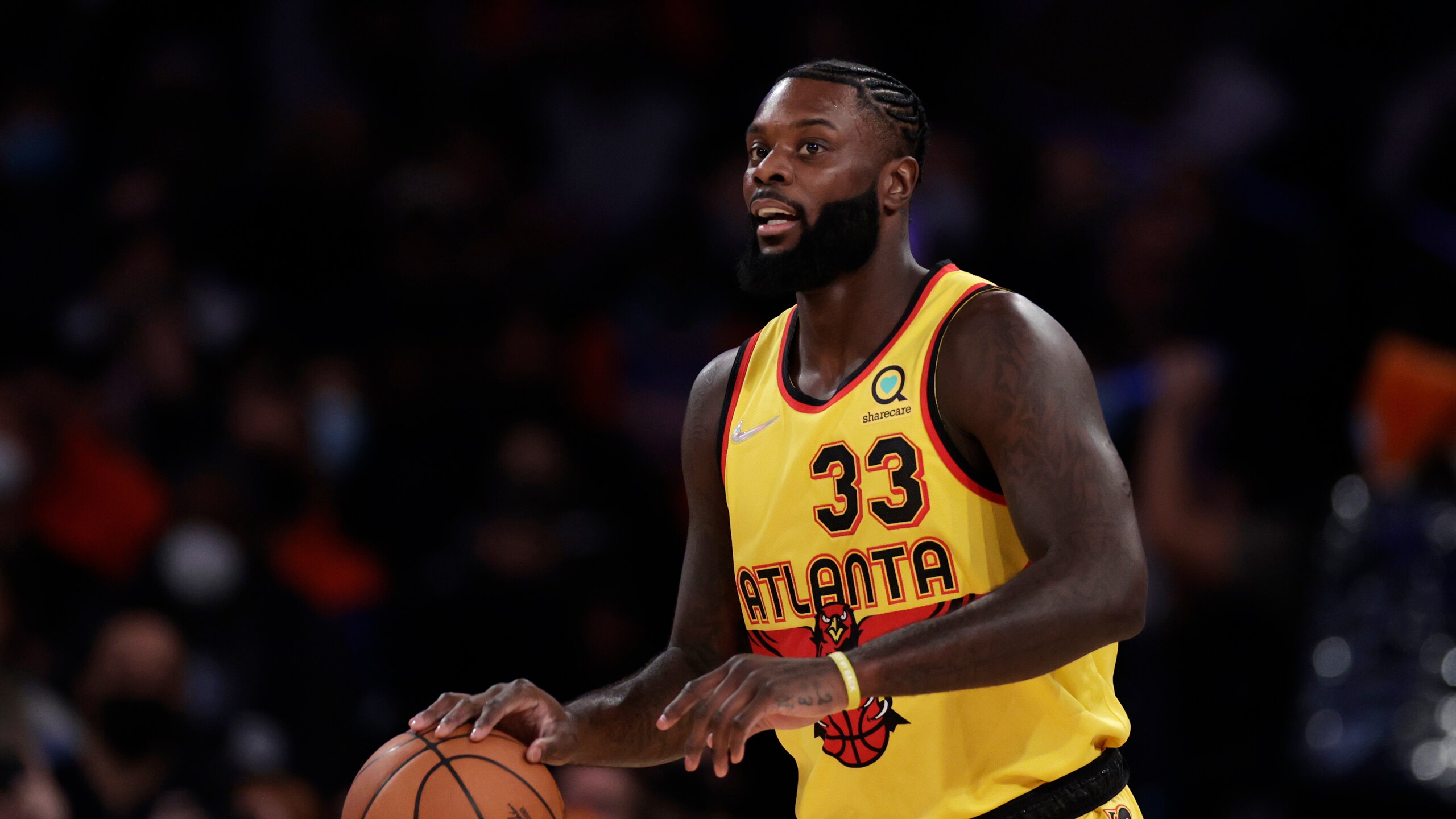 Atlanta Hawks guard Lance Stephenson (33)stad looks to pass against the New York Knicks during the first half of an NBA basketball game Saturday, Dec. 25, 2021, in New York. (AP Photo/Adam Hunger)