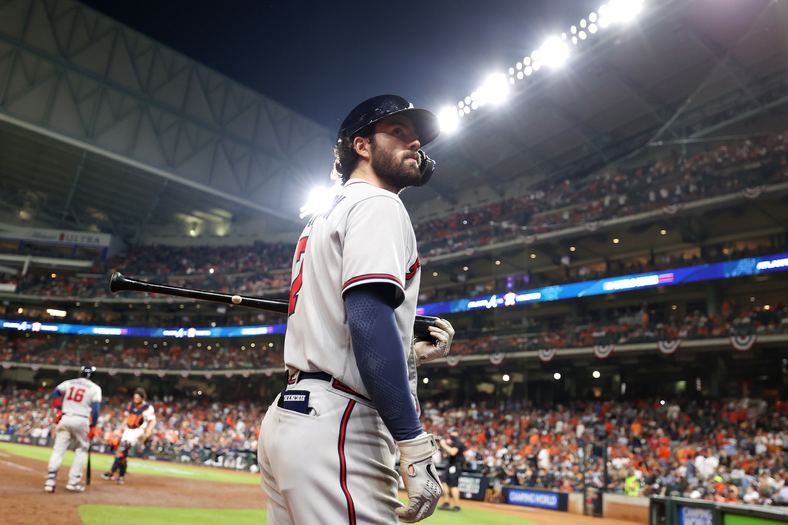 HOUSTON, TEXAS - NOVEMBER 02:  Dansby Swanson #7 of the Atlanta Braves waits on deck against the Houston Astros during the ninth inning in Game Six of the World Series at Minute Maid Park on November 02, 2021 in Houston, Texas. (Photo by Carmen Mandato/Getty Images)