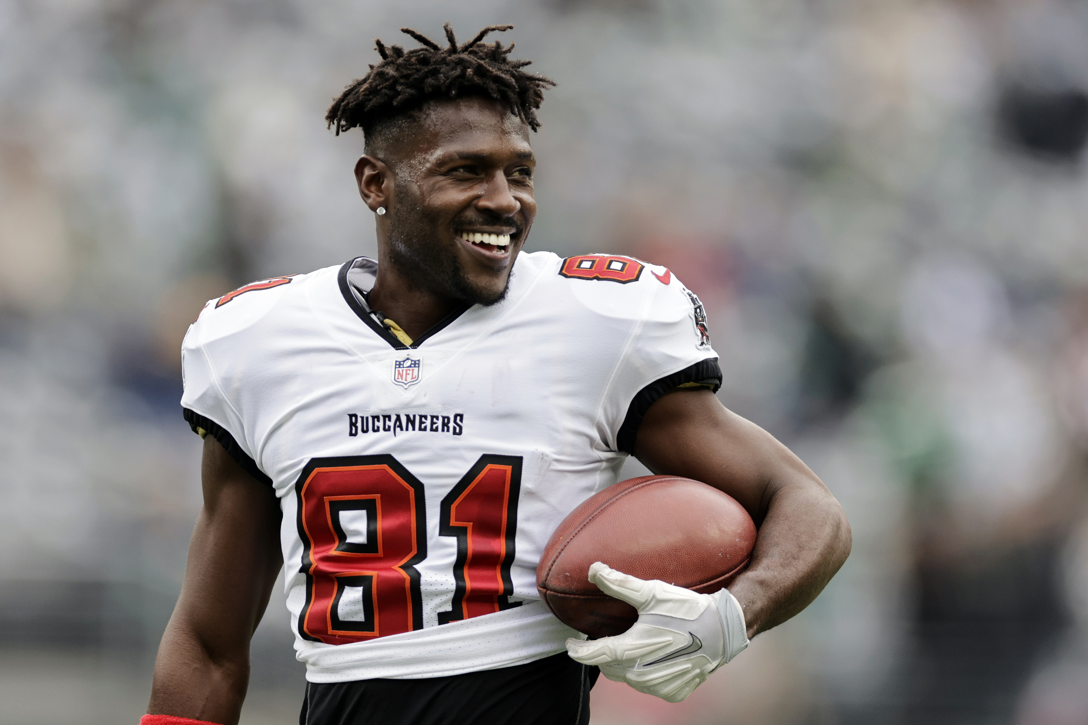 Buccaneers' WR Antonio Brown (ankle) has been ruled Out for