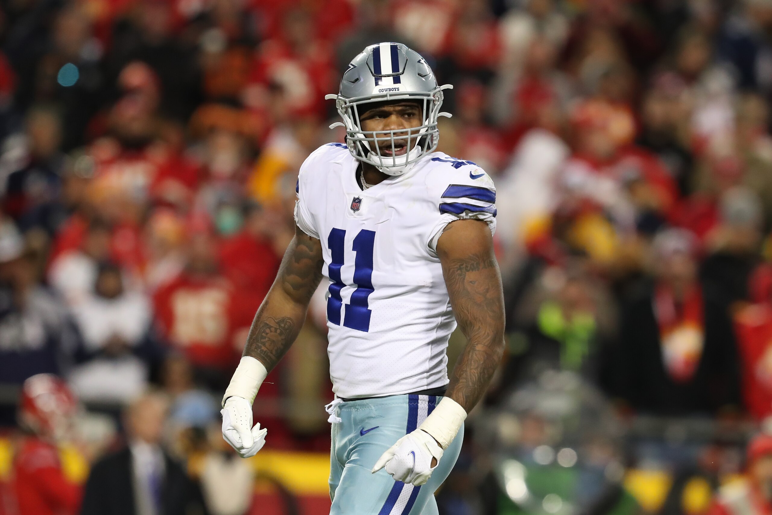 KANSAS CITY, MO - NOVEMBER 21: Dallas Cowboys outside linebacker Micah Parsons (11) flexes after a sack in the fourth quarter of an NFL football game between the Dallas Cowboys and Kansas City Chiefs on Nov 21, 2021 at GEHA Field at Arrowhead Stadium in Kansas City, MO. (Photo by Scott Winters/Icon Sportswire via Getty Images)