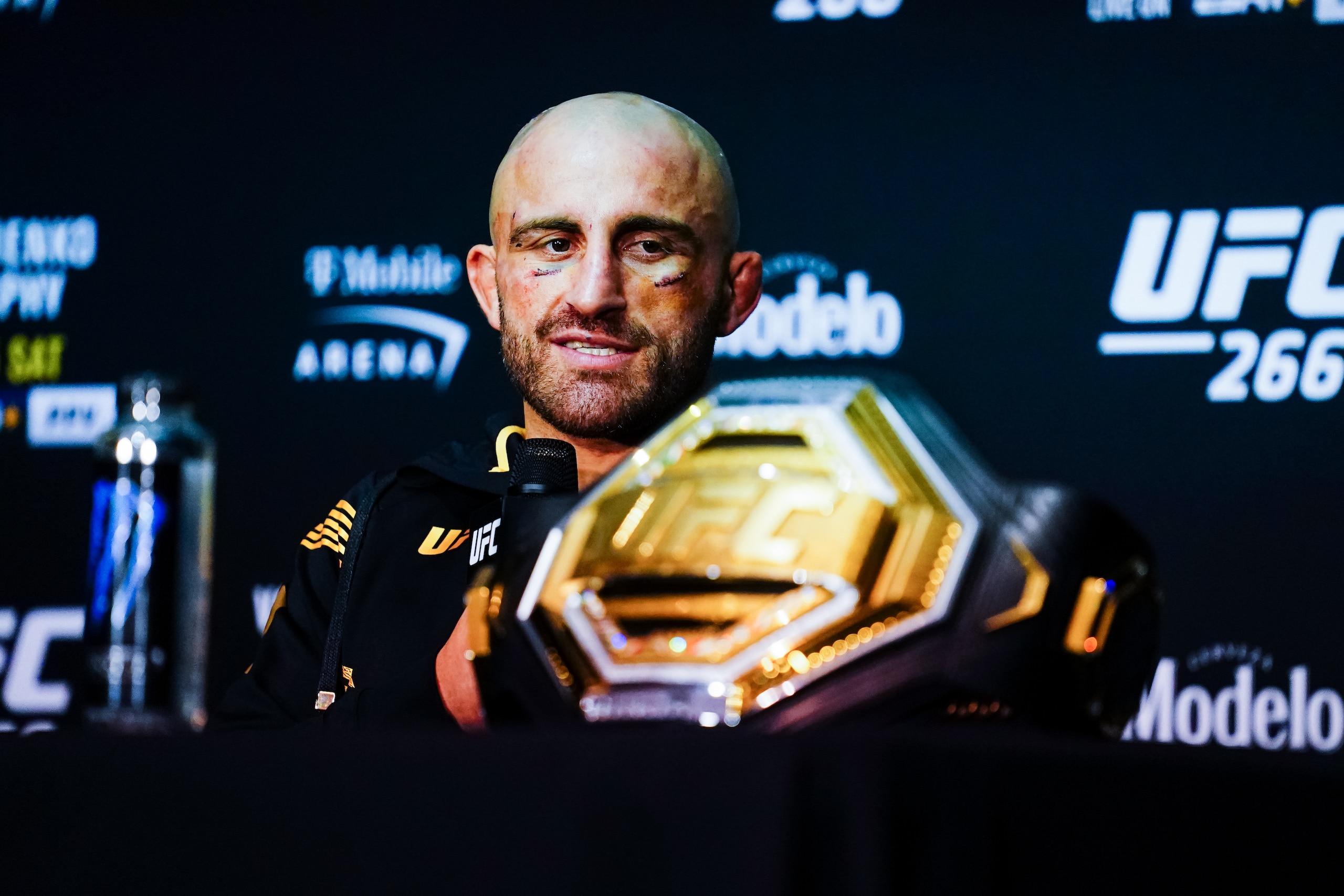LAS VEGAS, NV - SEPTEMBER 25: Alexander Volkanovski of Australia speaks during his post fight press conference after his win against Brian Ortega in their Featherweight title fight during UFC 266 at T-Mobile Arena on September 25, 2021 in Las Vegas, Nevada. (Photo by Alex Bierens de Haan/Getty Images) LAS VEGAS, NV - SEPTEMBER 25: Alexander Volkanovski of Australia speaks during his post fight press conference after his win against Brian Ortega in their Featherweight title fight during UFC 266 at T-Mobile Arena on September 25, 2021 in Las Vegas, Nevada. (Photo by Alex Bierens de Haan/Getty Images)