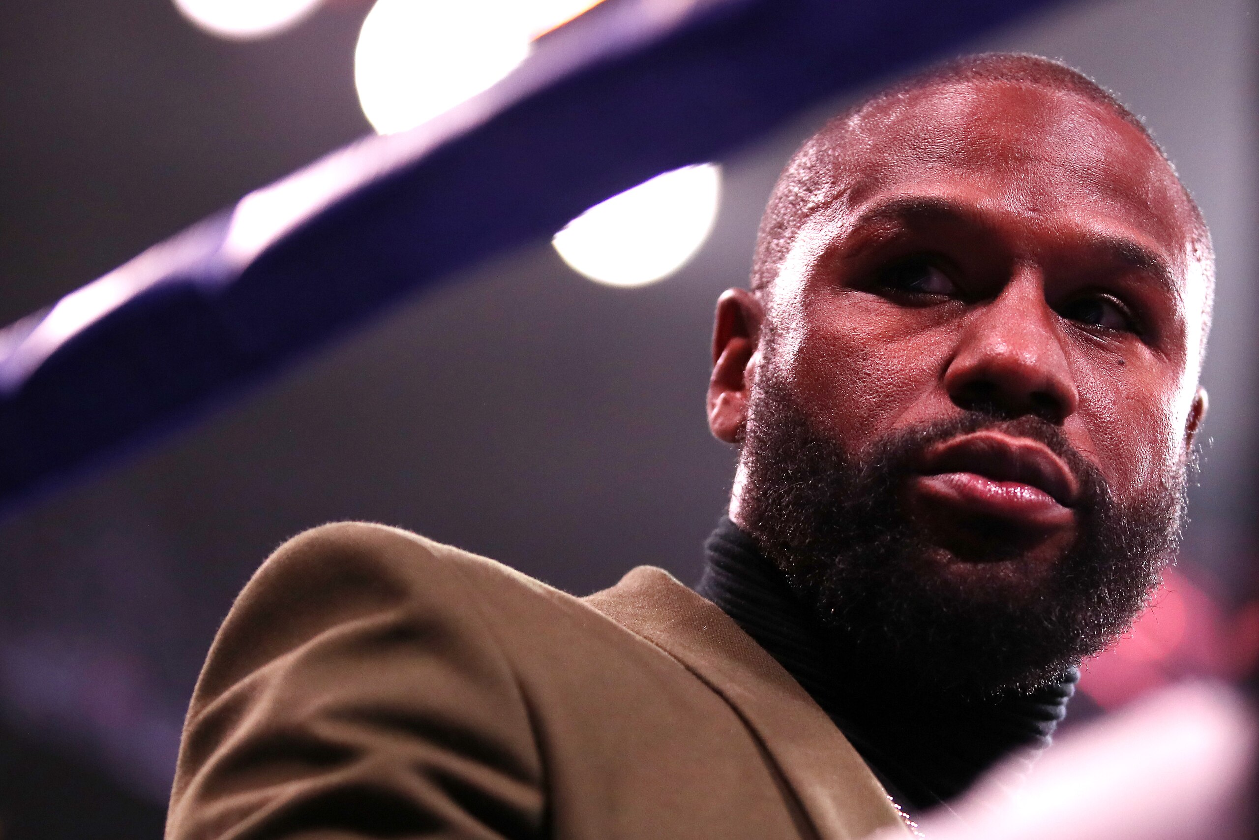 LOS ANGELES, CALIFORNIA - DECEMBER 05: Floyd Mayweather looks on before the WBA World Lightweight Championship title bout between Gervonta Davis and Isaac Cruz at Staples Center on December 05, 2021 in Los Angeles, California. (Photo by Katelyn Mulcahy/Getty Images)