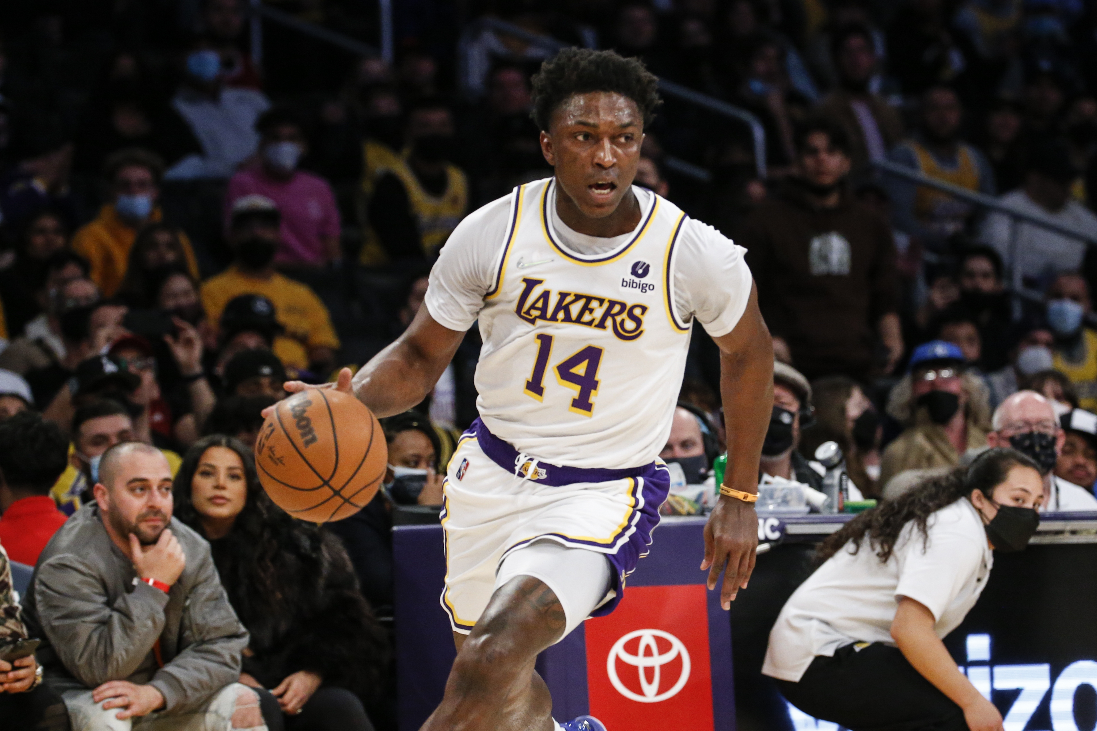 Lakers News: Stanley Johnson Agrees to New 10-Day Contract thumbnail