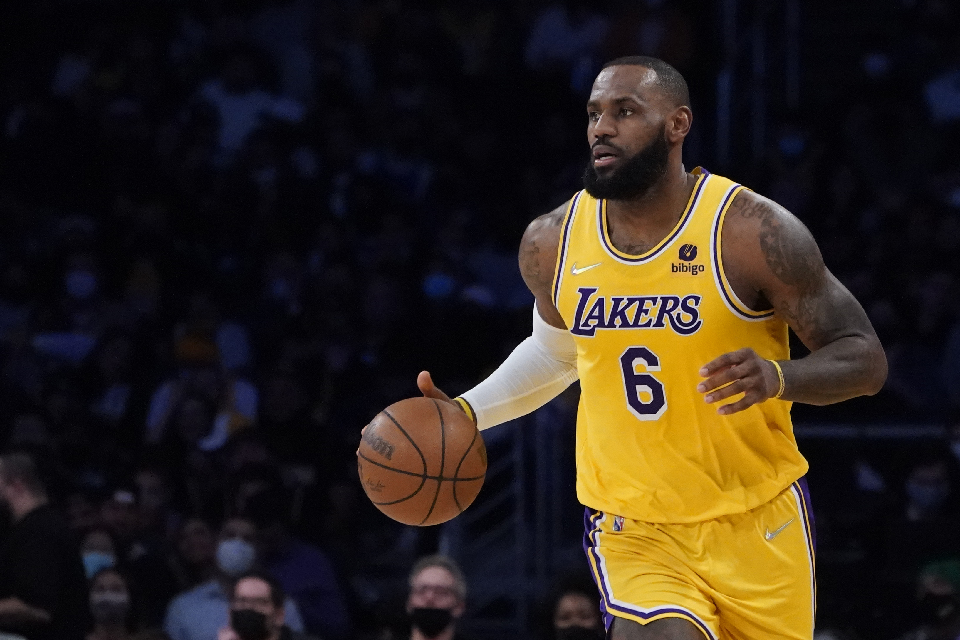 Lakers' LeBron James Says He Stands by Glenn Consor Tweet After Broadcaster's Ap..