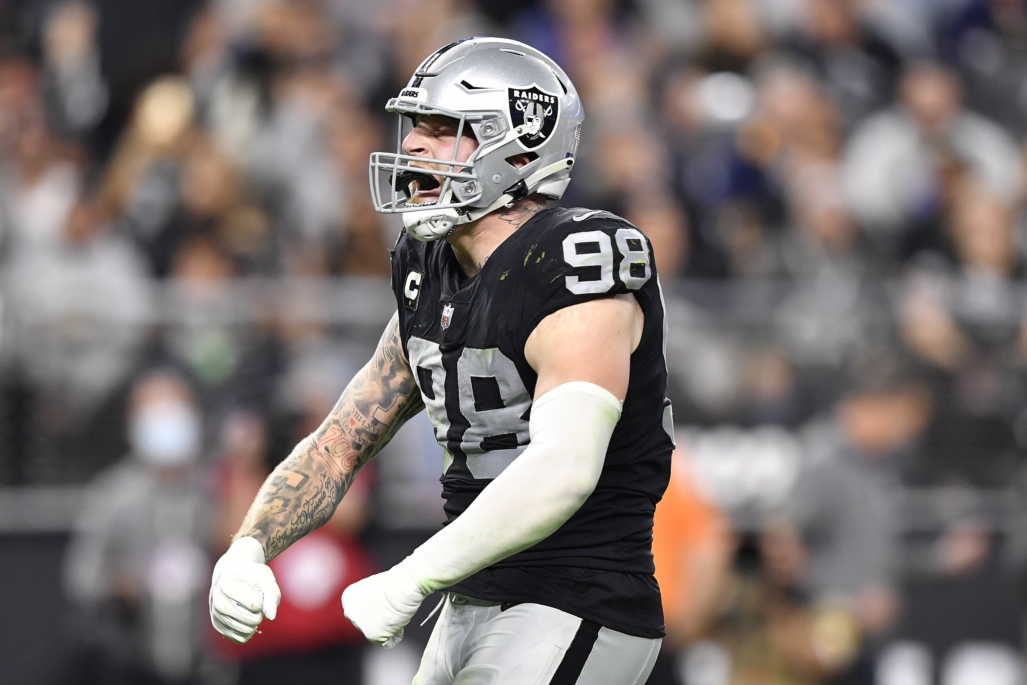 Derek Carr, Raiders Beat Justin Herbert, Chargers in OT to Clinch 2022 Playoff S..