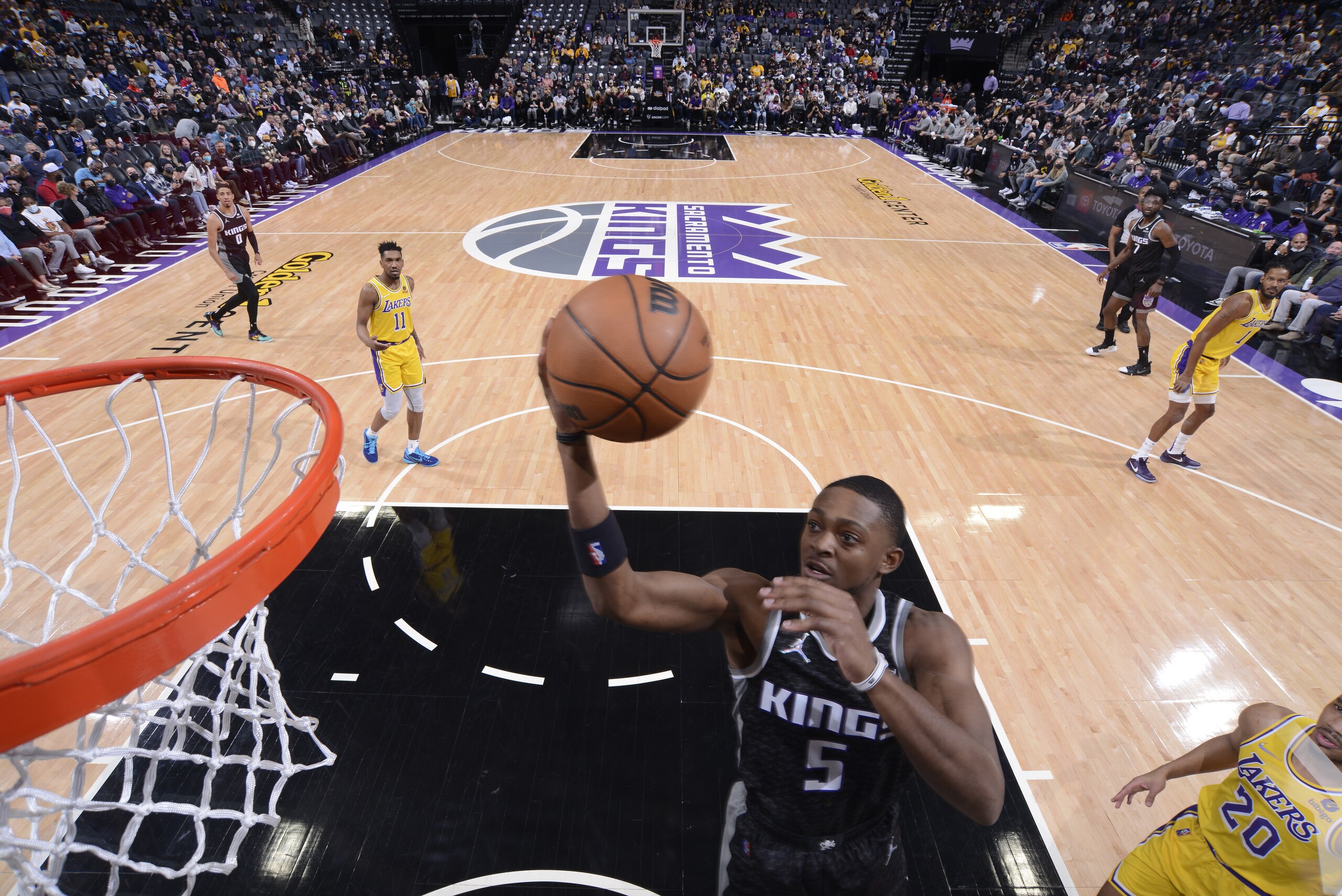 SACRAMENTO, CA - JANUARY 12: De'Aaron Fox #5 of the Sacramento Kings shoots the ball during the game against the Los Angeles Lakers on January 12, 2022 at Golden 1 Center in Sacramento, California. NOTE TO USER: User expressly acknowledges and agrees that, by downloading and or using this Photograph, user is consenting to the terms and conditions of the Getty Images License Agreement. Mandatory Copyright Notice: Copyright 2022 NBAE (Photo by Rocky Widner/NBAE via Getty Images)