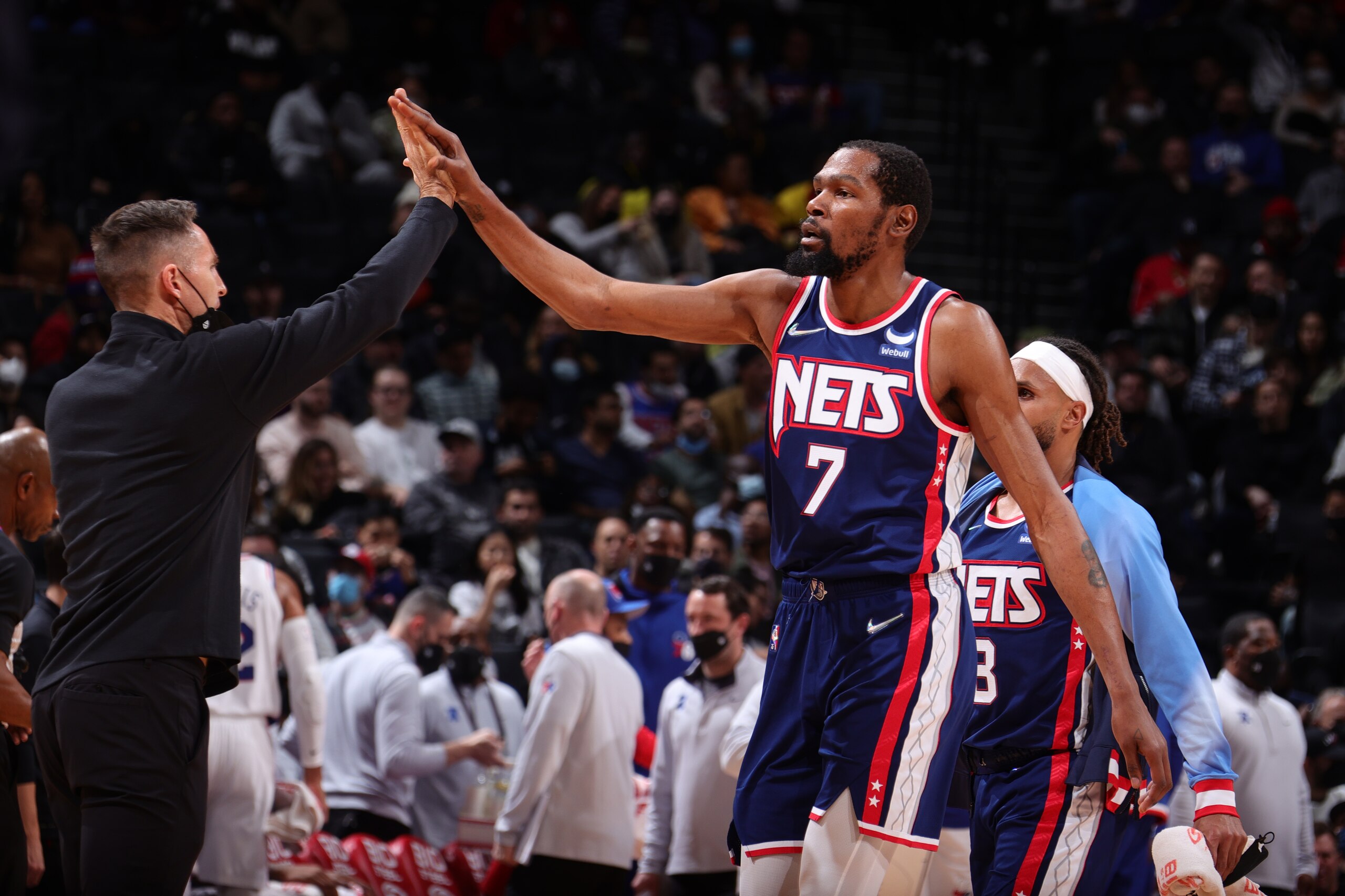 BROOKLYN, NY - DECEMBER 16: Head Coach Steve Nash of the Brooklyn Nets and Kevin Durant #7 of the Brooklyn Nets embrace during the game against the Philadelphia 76ers on December 16, 2021 at Barclays Center in Brooklyn, New York. NOTE TO USER: User expressly acknowledges and agrees that, by downloading and or using this Photograph, user is consenting to the terms and conditions of the Getty Images License Agreement. Mandatory Copyright Notice: Copyright 2021 NBAE (Photo by Nathaniel S. Butler/NBAE via Getty Images)