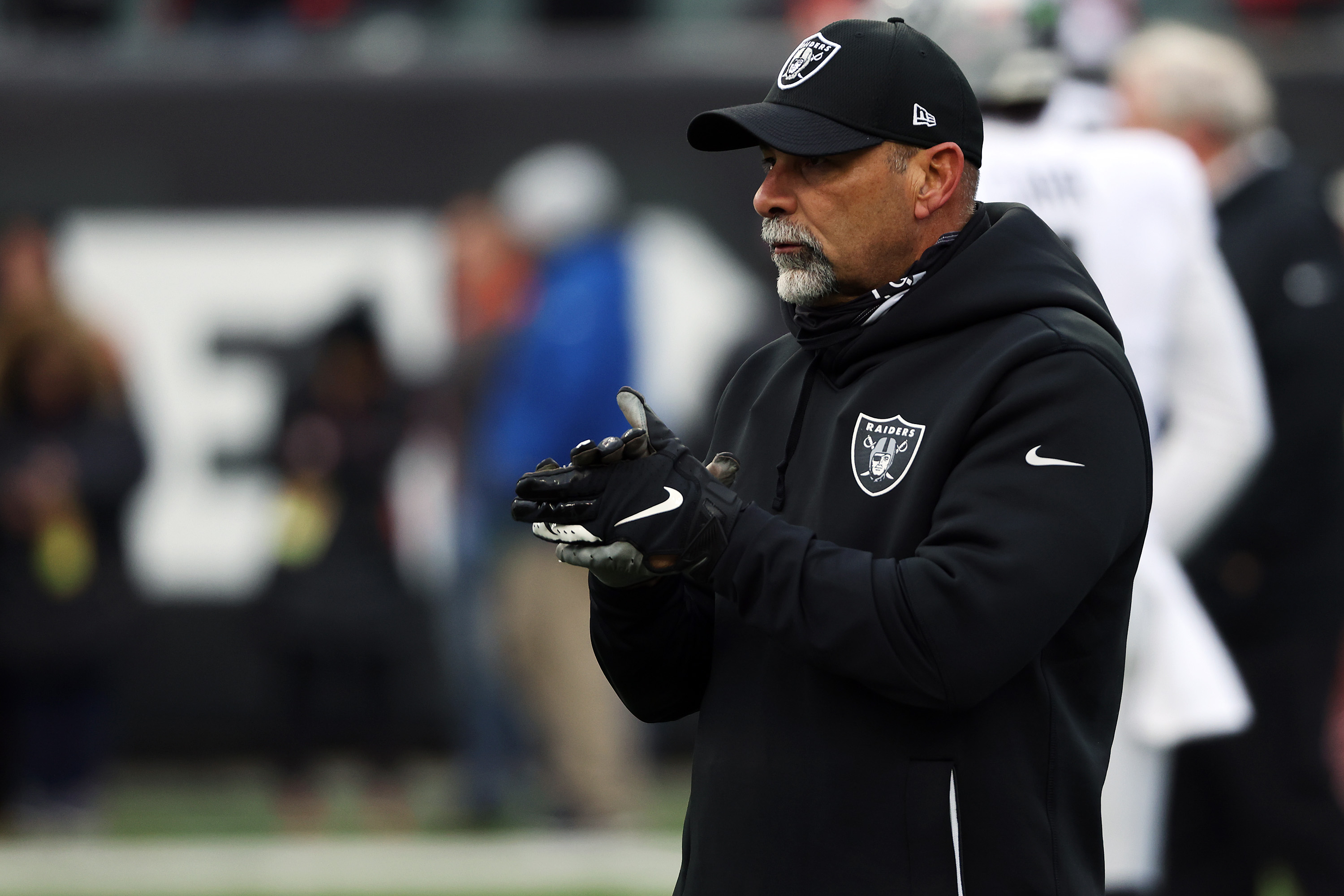 Derek Carr Says Raiders 'All' Think Rich Bisaccia Should Be Named Permanent HC