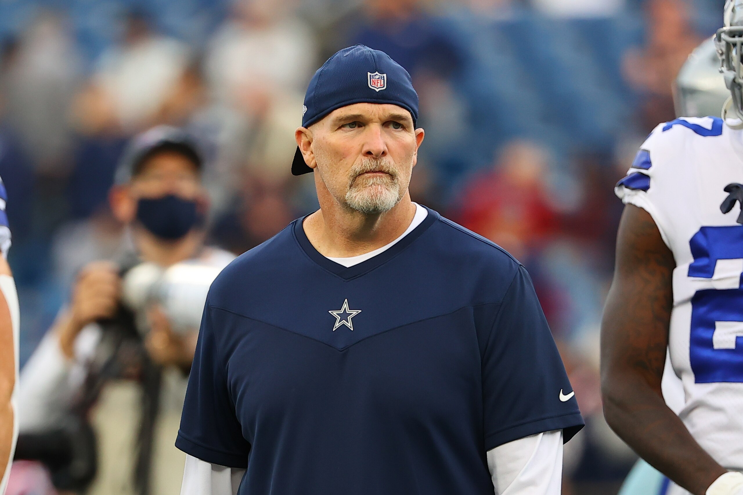 FOXBOROUGH, MA - OCTOBER 17:  Dallas Cowboys Defensive Coordinator Dan Quinn prior to the National Football League game between the New England Patriots and the Dallas Cowboys on October 17, 2021 at Gillette Stadium in Foxborough, MA.    (Photo by Rich Graessle/Icon Sportswire via Getty Images)