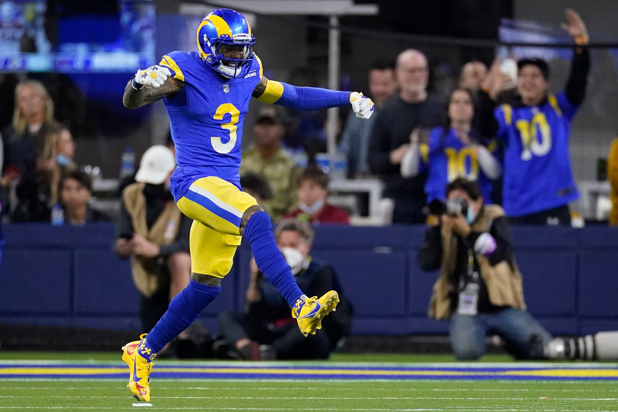 Los Angeles Rams wide receiver Odell Beckham Jr. celebrates against the Arizona Cardinals during the first half of an NFL wild-card playoff football game in Inglewood, Calif., Monday, Jan. 17, 2022. (AP Photo/Marcio Jose Sanchez)