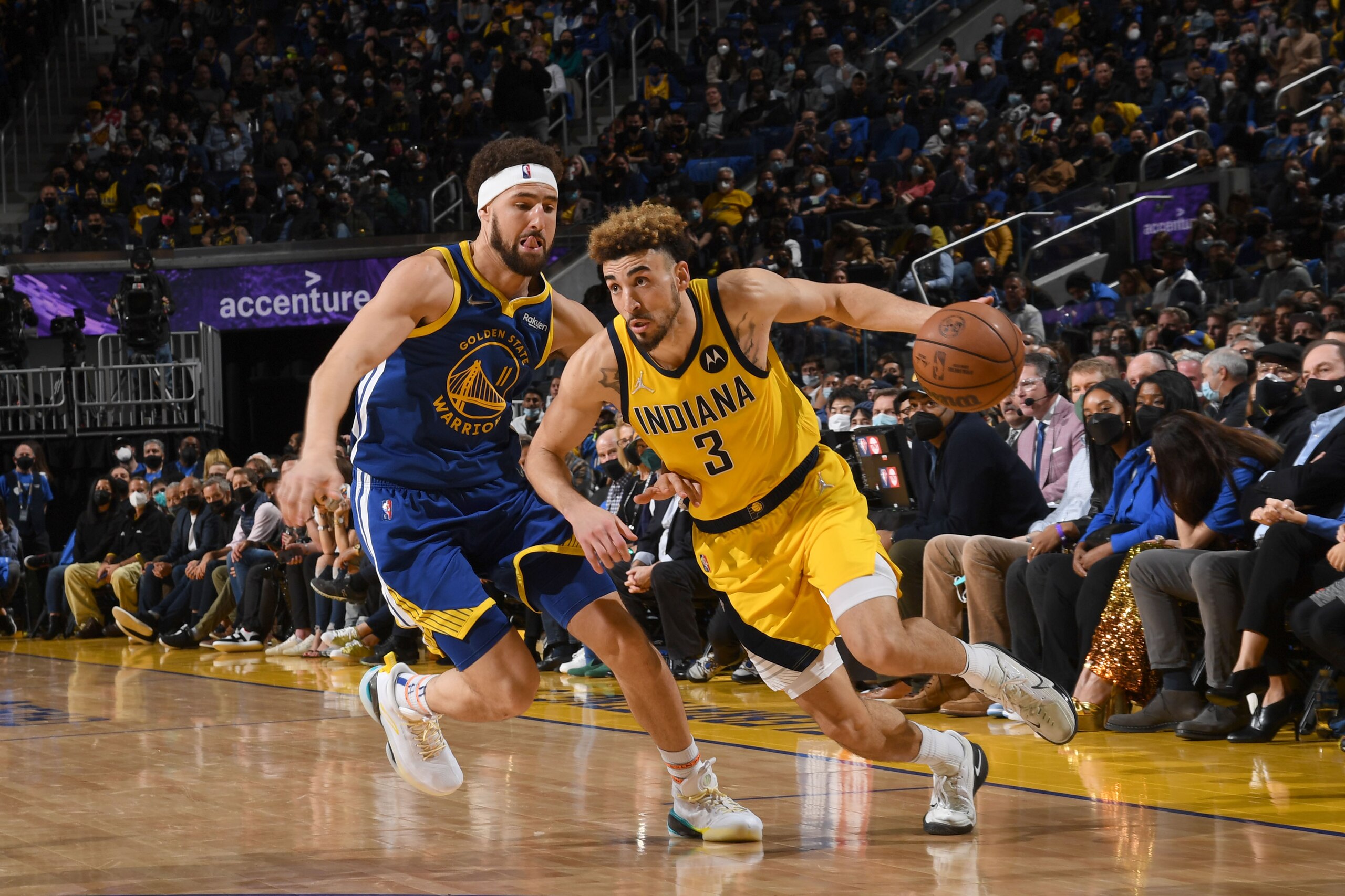 SAN FRANCISCO, CA - January 20: Chris Duarte #3 of the Indiana Pacers drives to the basket during the game against the Golden State Warriors on January 20, 2022 at Chase Center in San Francisco, California. NOTE TO USER: User expressly acknowledges and agrees that, by downloading and or using this photograph, user is consenting to the terms and conditions of Getty Images License Agreement. Mandatory Copyright Notice: Copyright 2022 NBAE (Photo by Noah Graham/NBAE via Getty Images)