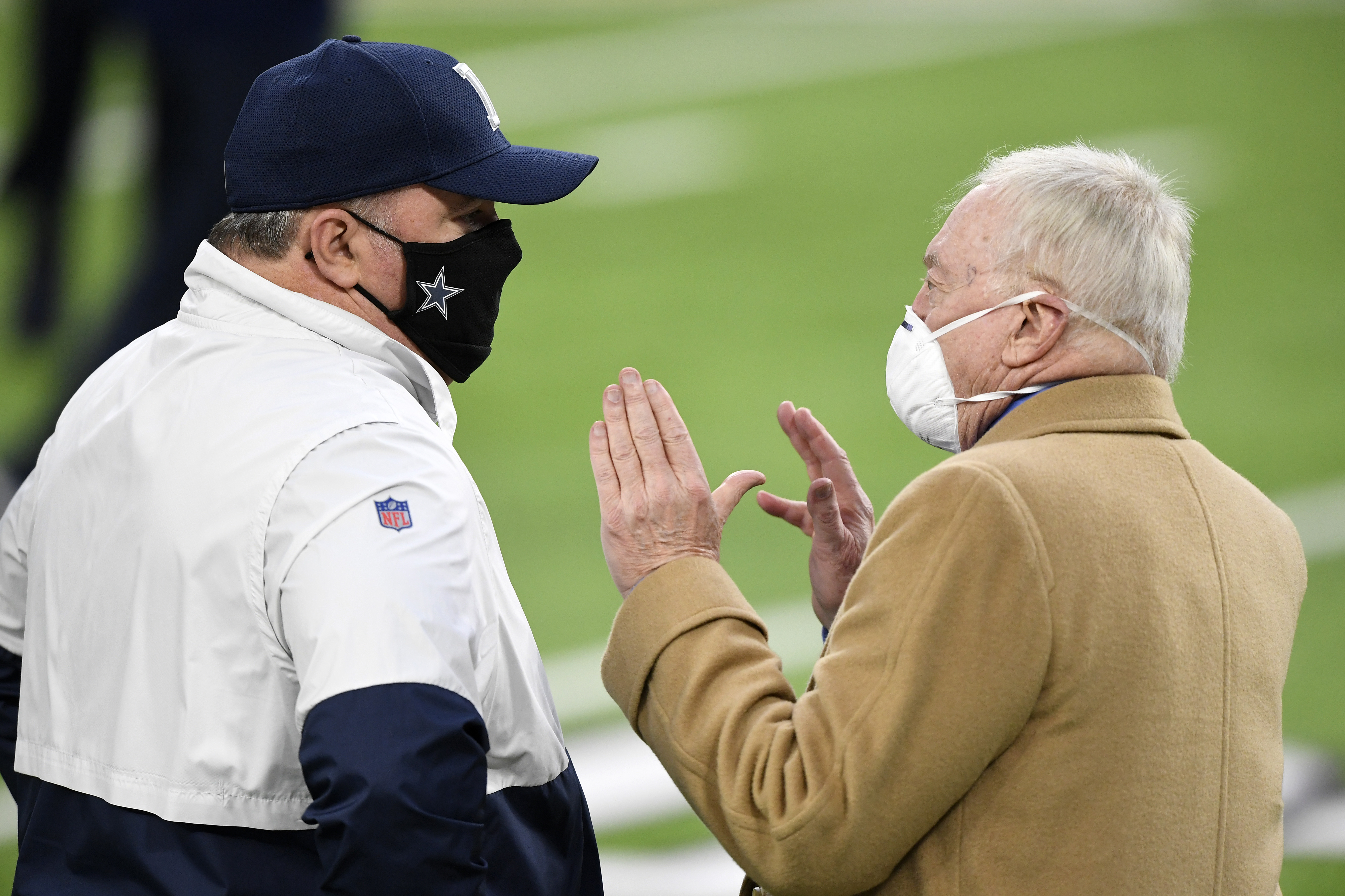 Cowboys' Jerry Jones Won't Endorse Mike McCarthy as HC; Has a Lot to Think About