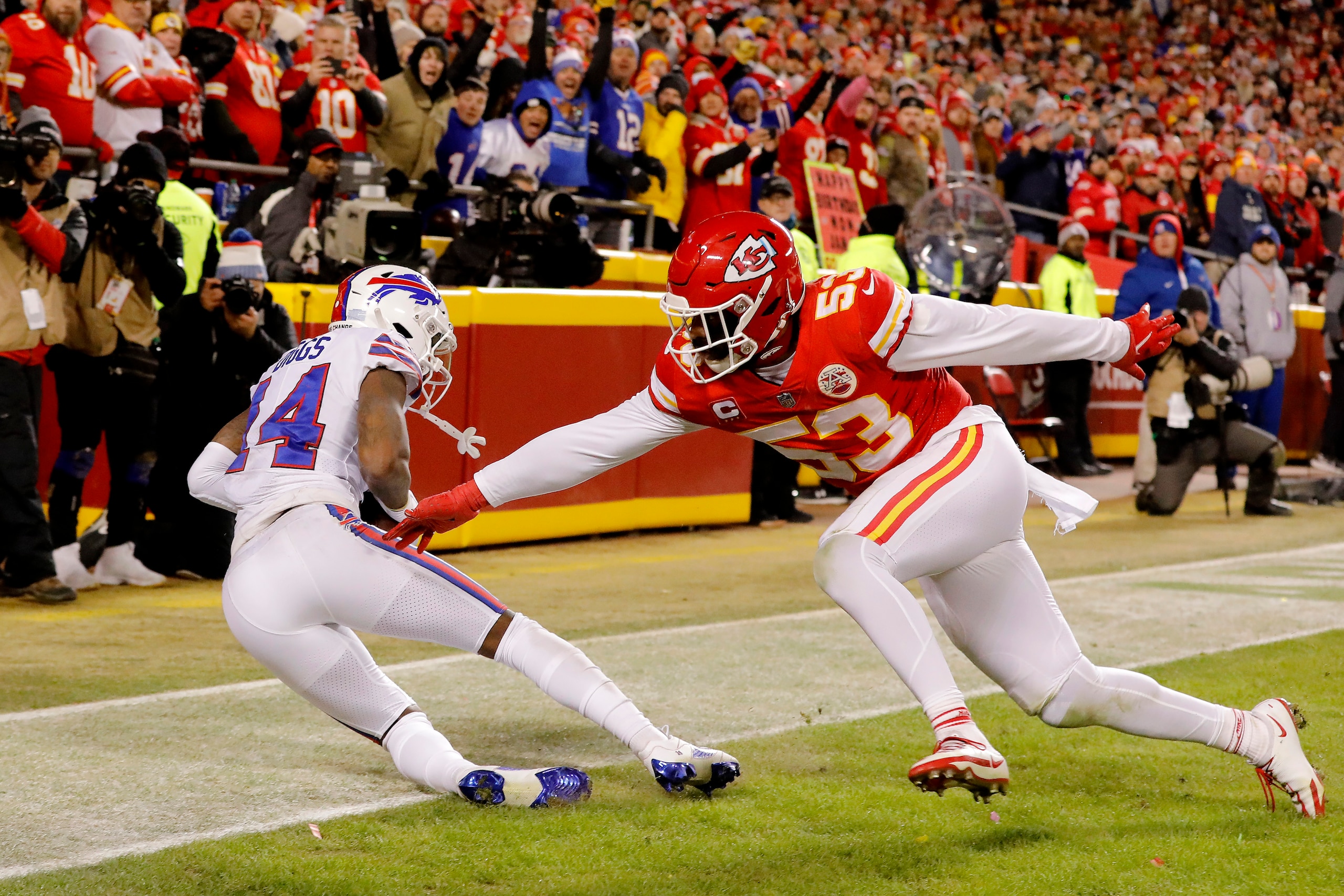 KANSAS CITY, MISSOURI - JANUARY 23: Stefon Diggs #14 of the Buffalo Bills catches the two point conversion against Anthony Hitchens #53 of the Kansas City Chiefs during the fourth quarter in the AFC Divisional Playoff game at Arrowhead Stadium on January 23, 2022 in Kansas City, Missouri. (Photo by David Eulitt/Getty Images) KANSAS CITY, MISSOURI - JANUARY 23: Stefon Diggs #14 of the Buffalo Bills catches the two point conversion against Anthony Hitchens #53 of the Kansas City Chiefs during the fourth quarter in the AFC Divisional Playoff game at Arrowhead Stadium on January 23, 2022 in Kansas City, Missouri. (Photo by David Eulitt/Getty Images)