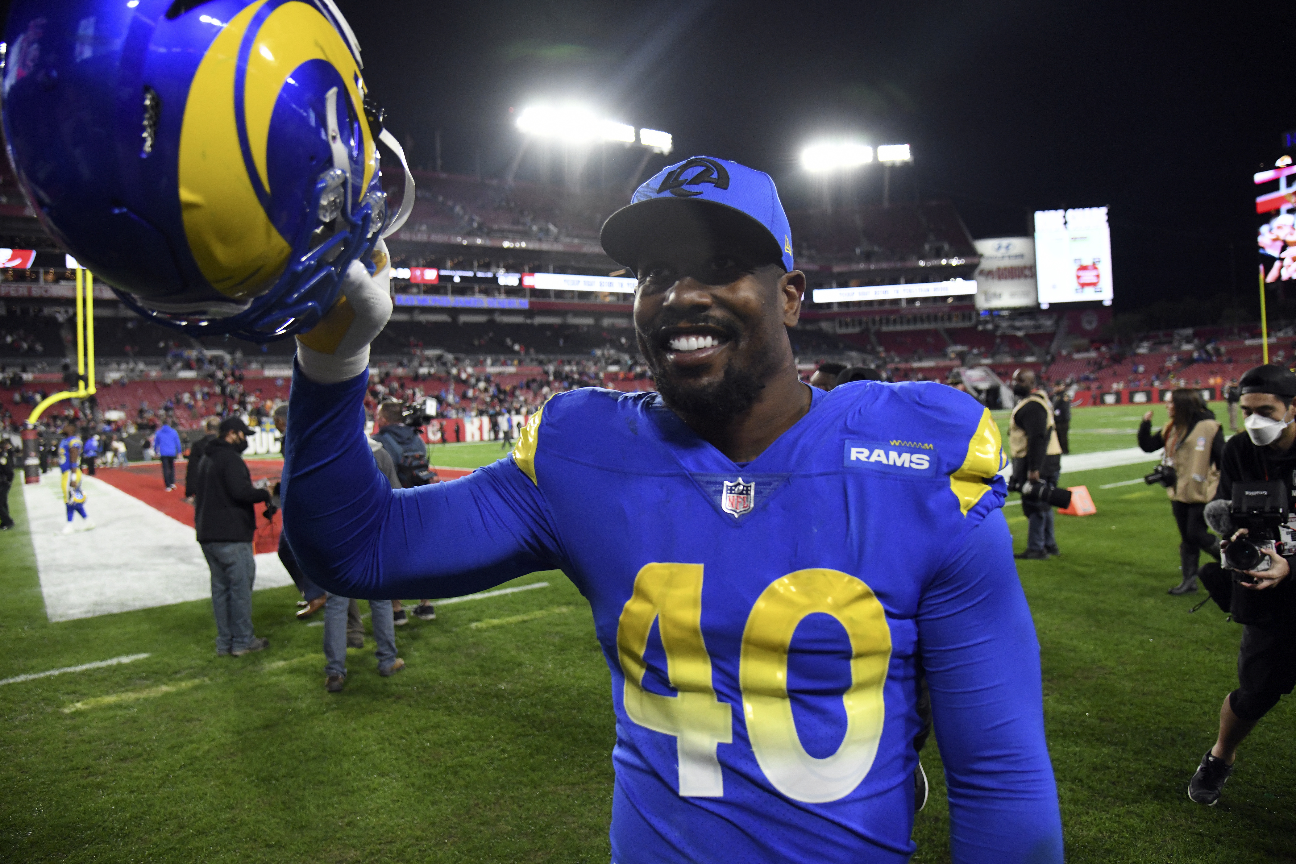 Von Miller, Bills Agree to Reported 6-Year, $120M Contract Amid Rams, Cowboys Ru..