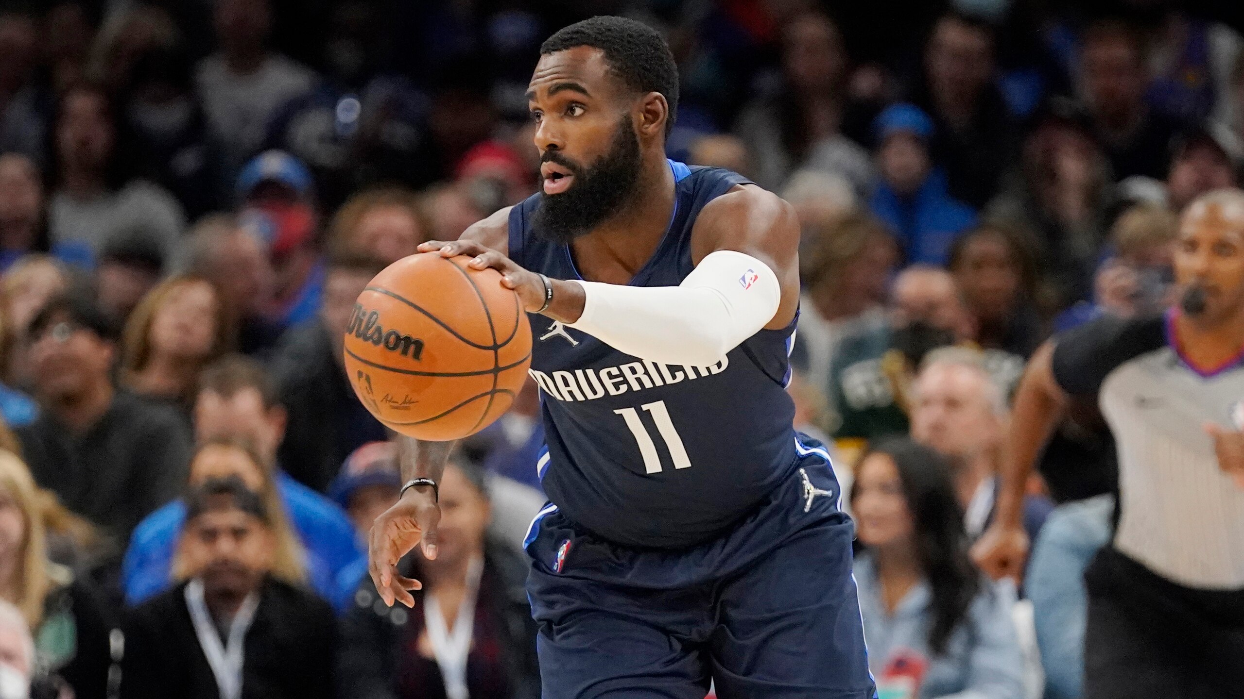 Dallas Mavericks forward Tim Hardaway Jr. (11) during an NBA basketball game against the Oklahoma City Thunder, Sunday, Dec. 12, 2021, in Oklahoma City. (AP Photo/Sue Ogrocki)