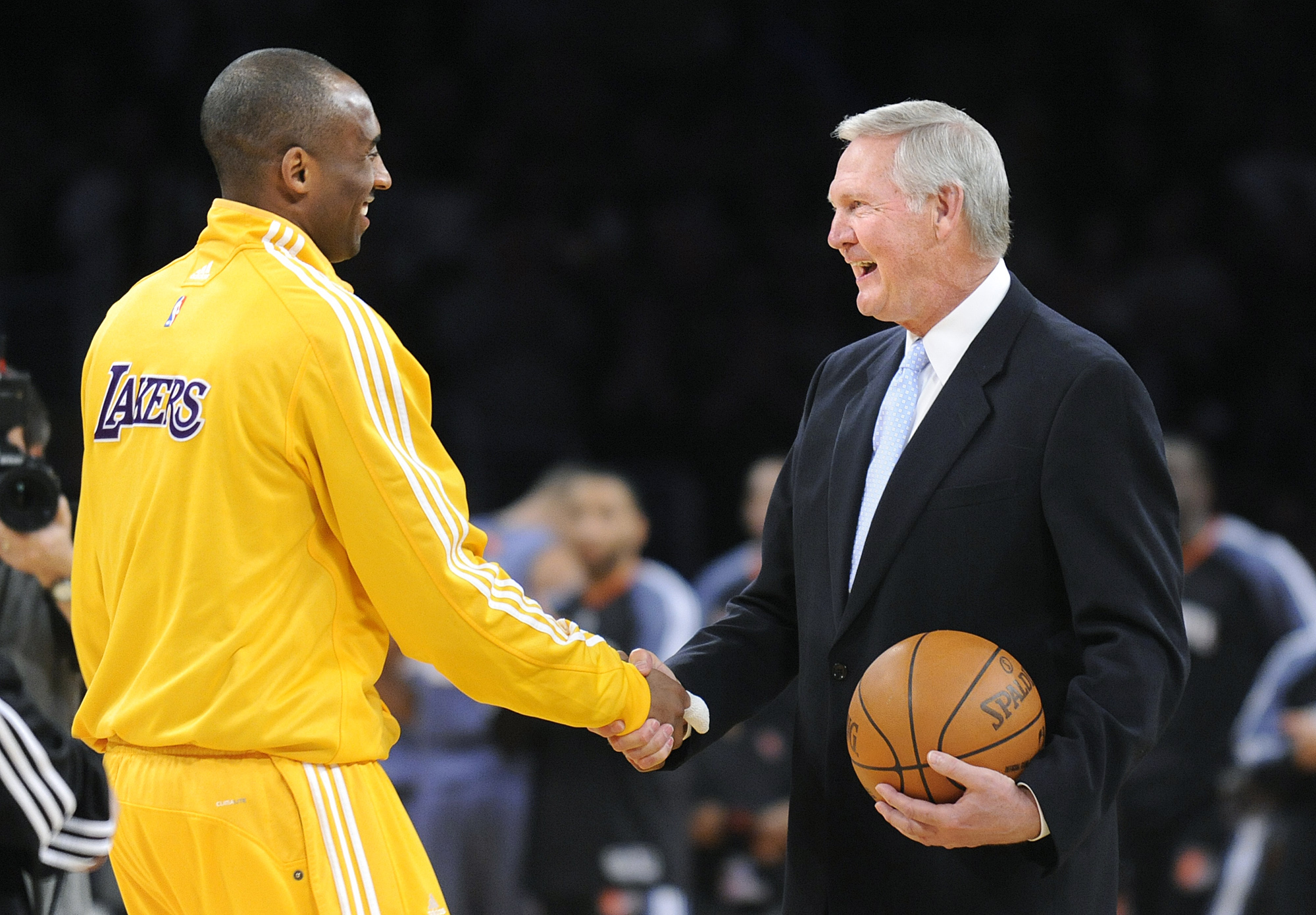Jerry West Reflects on the Deaths of Lakers Legends Elgin Baylor and Kobe Bryant thumbnail