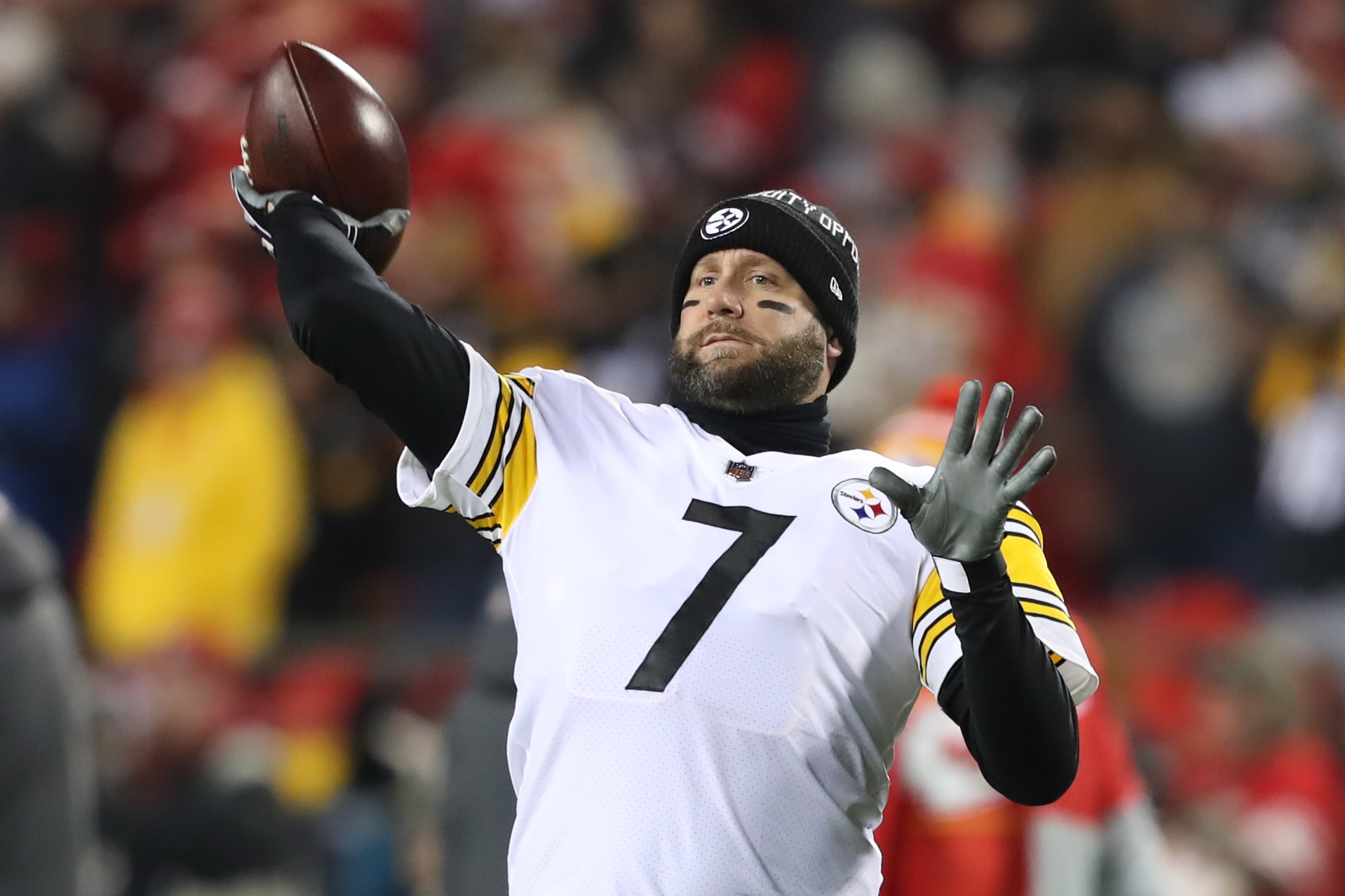 KANSAS CITY, MO - JANUARY 16: Pittsburgh Steelers quarterback Ben Roethlisberger (7) throws a pass before an AFC wild card playoff game between the Pittsburgh Steelers and Kansas City Chiefs on Jan 16, 2022 at GEHA Field at Arrowhead Stadium in Kansas City, MO. (Photo by Scott Winters/Icon Sportswire via Getty Images)