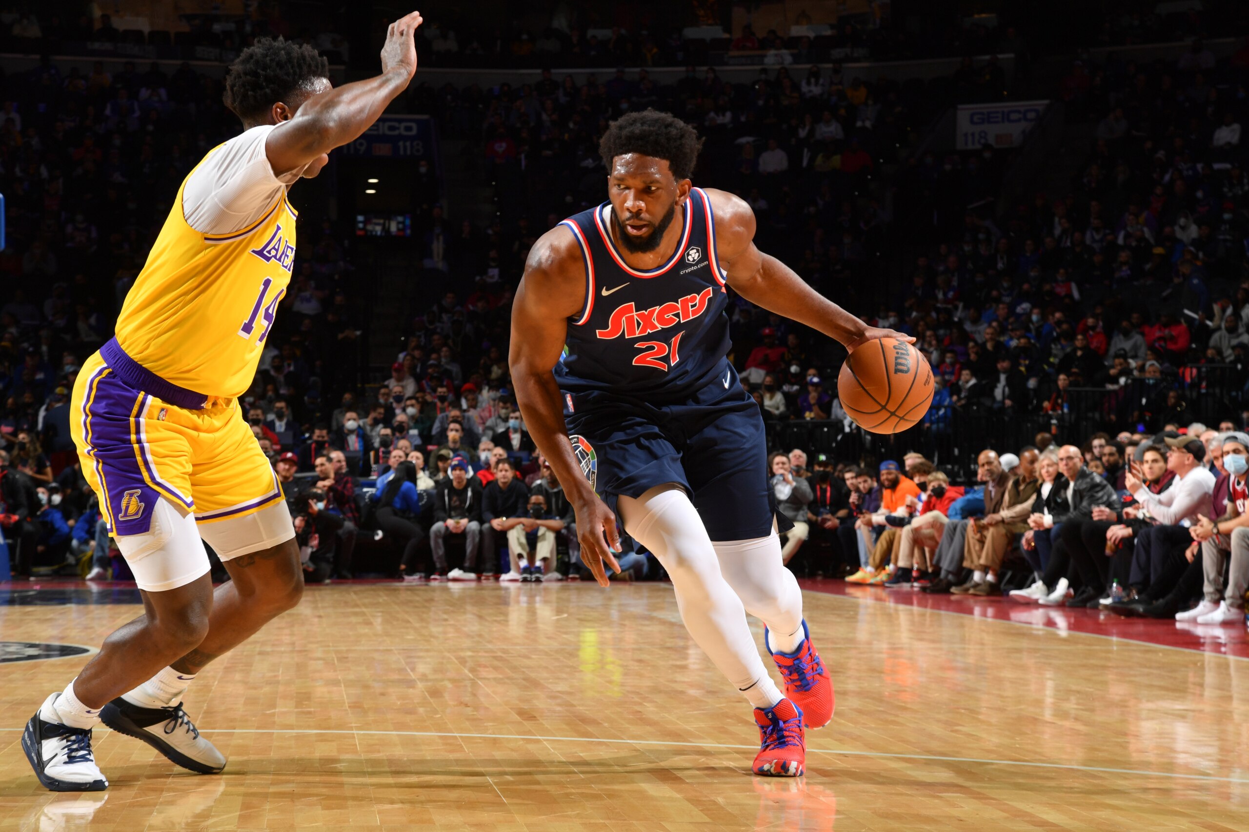 PHILADELPHIA, PA - JANUARY 27: Joel Embiid #21 of the Philadelphia 76ers handles the ball against the Los Angeles Lakers on January 27, 2022 at Wells Fargo Center in Philadelphia, Pennsylvania. NOTE TO USER: User expressly acknowledges and agrees that, by downloading and/or using this Photograph, user is consenting to the terms and conditions of the Getty Images License Agreement. Mandatory Copyright Notice: Copyright 2022 NBAE (Photo by Jesse D. Garrabrant/NBAE via Getty Images)