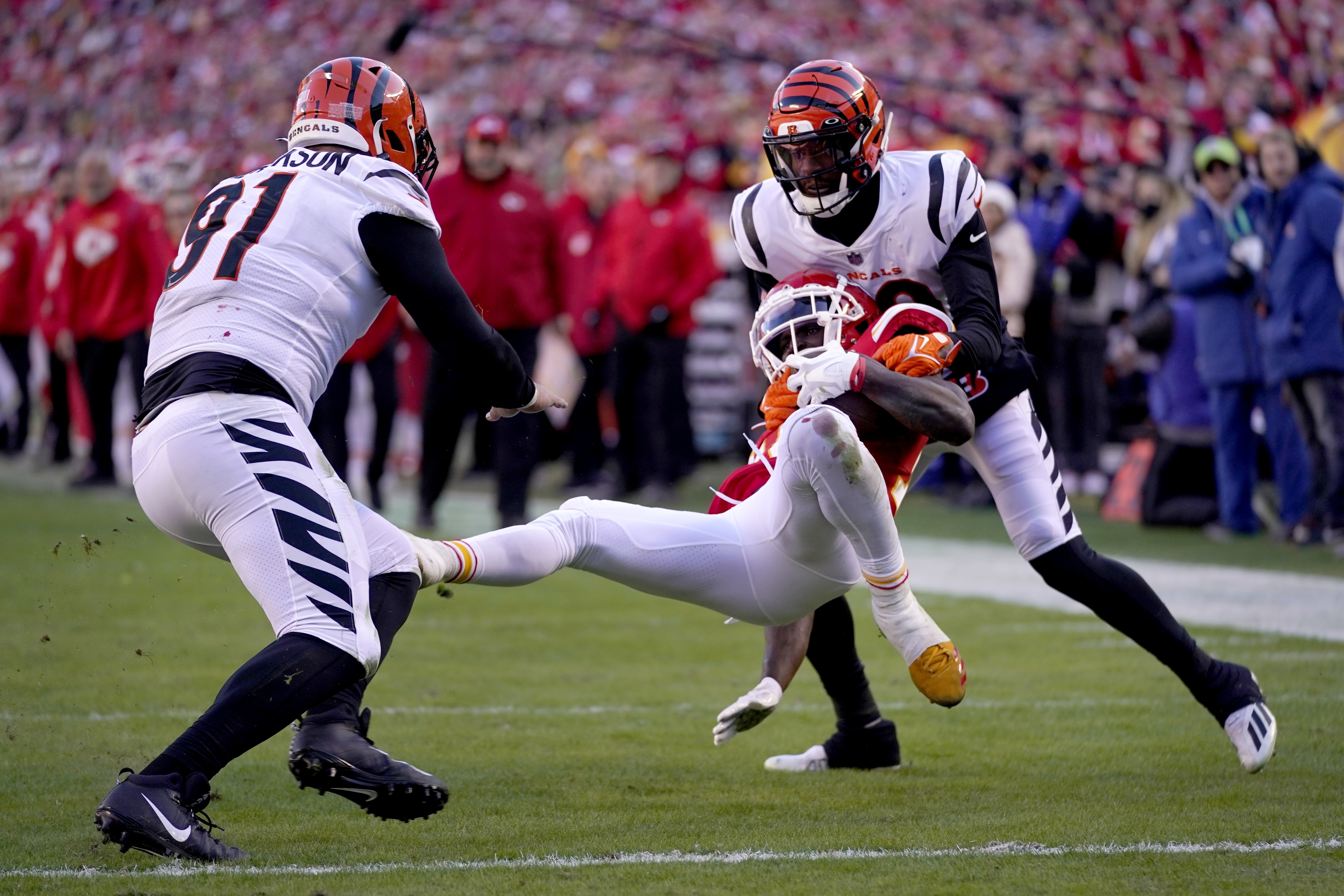 Bengals defense vs Chiefs' Tyreek Hill in AFC Championship