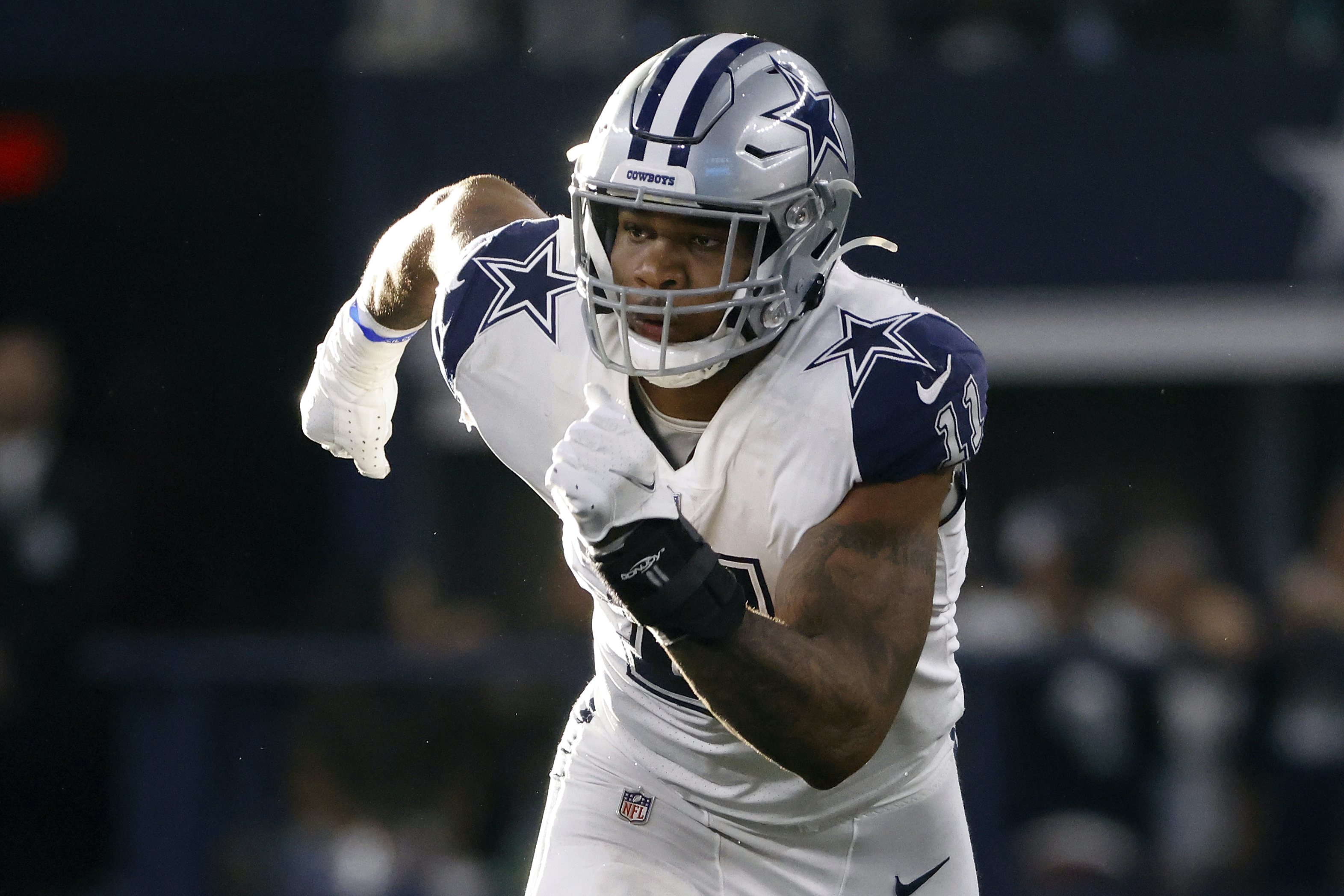 Cowboys pass rush wreaking havoc on quarterbacks in waves, headed by sack  master Micah Parsons 