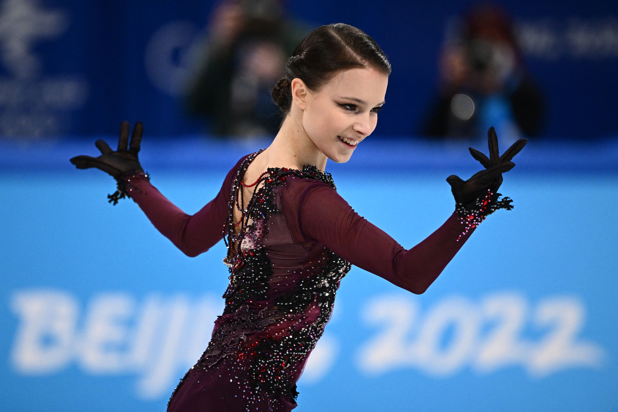Russia's Anna Shcherbakova competes in the women's single skating free skating of the figure skating event during the Beijing 2022 Winter Olympic Games at the Capital Indoor Stadium in Beijing on February 17, 2022. (Photo by Anne-Christine POUJOULAT / AFP) (Photo by ANNE-CHRISTINE POUJOULAT/AFP via Getty Images)