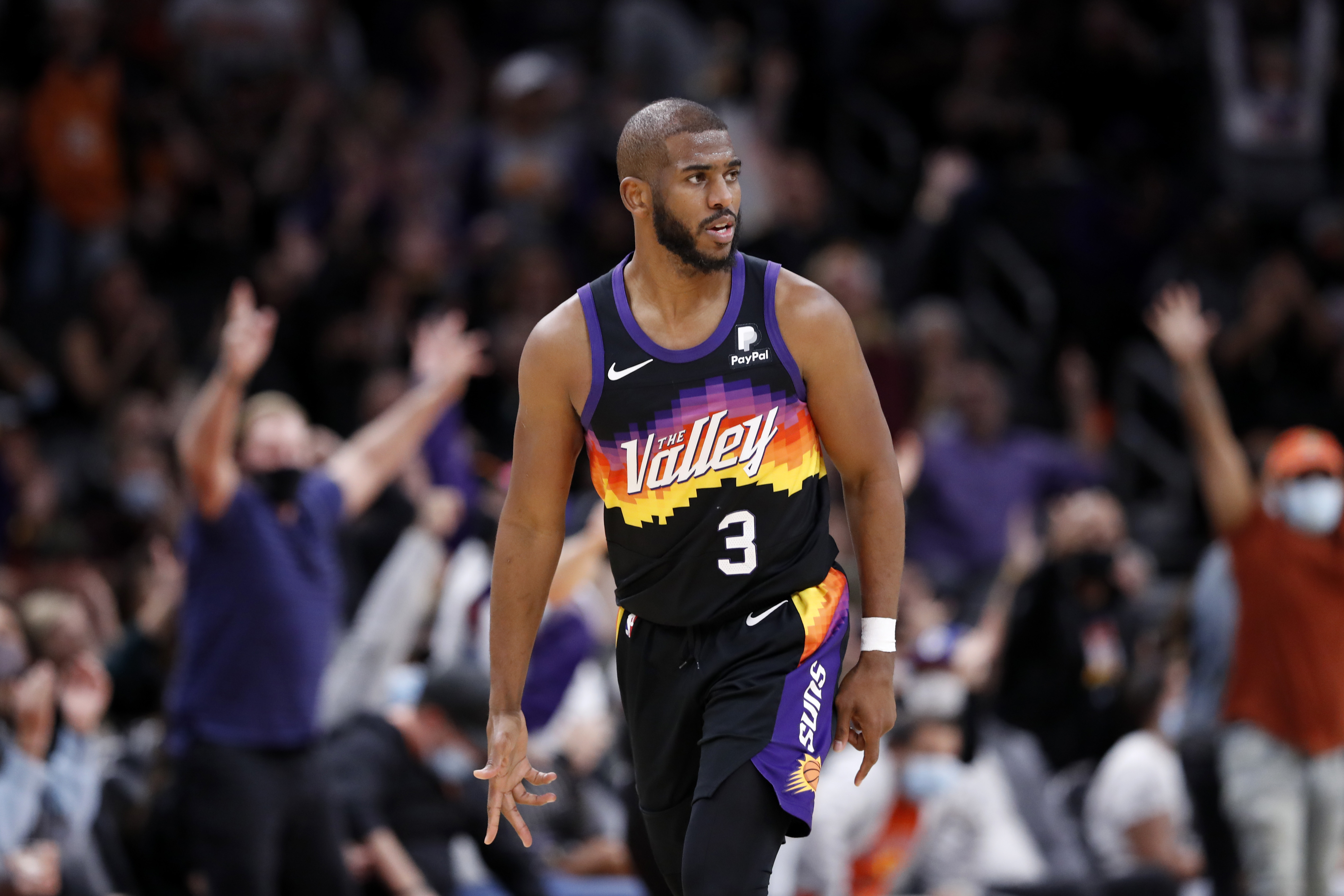 Suns' Chris Paul Diagnosed with Fractured Thumb Injury, Will Miss at Least 6-8 W..