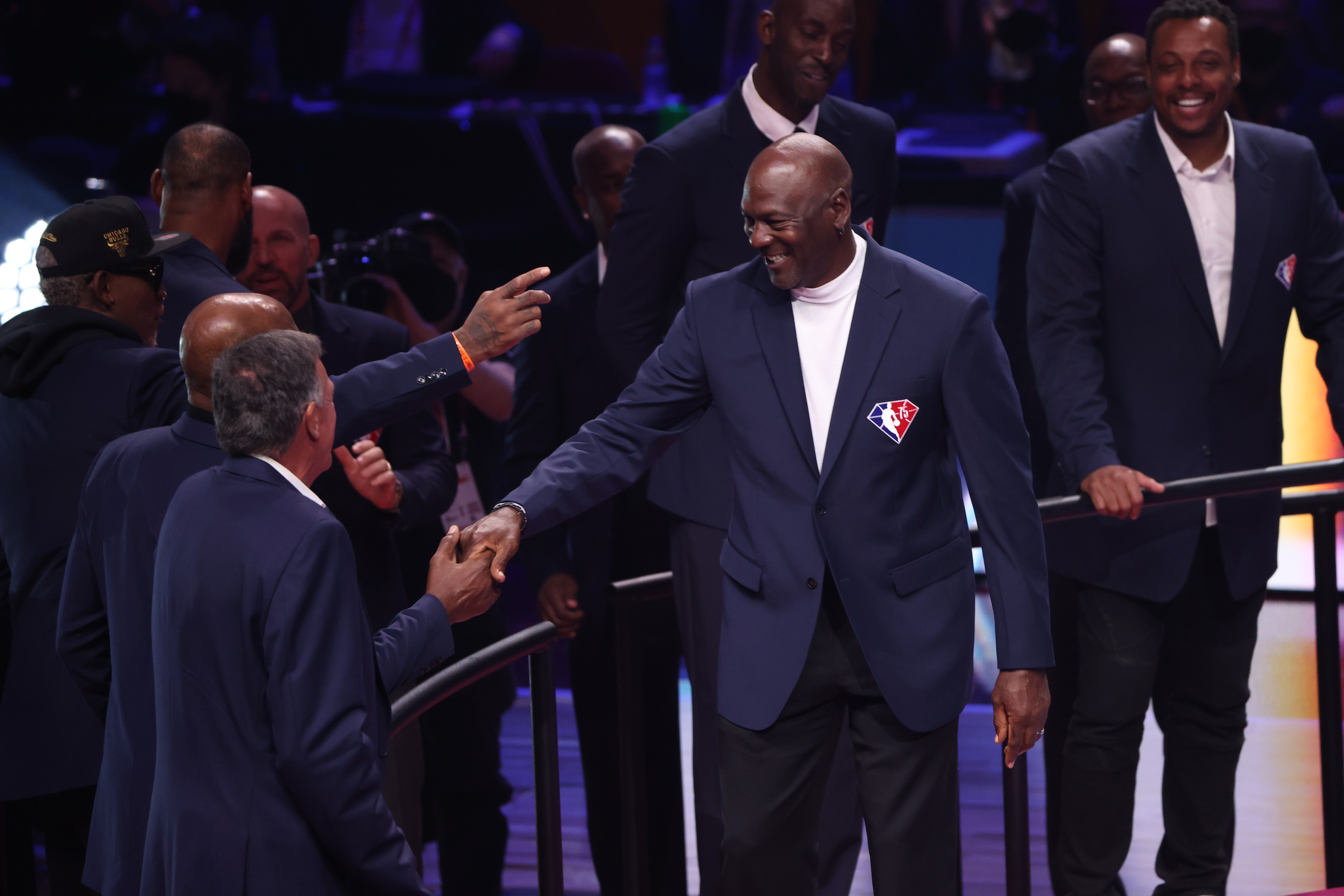 Video of the NBA's legends posing for a photo for the NBA's 75th