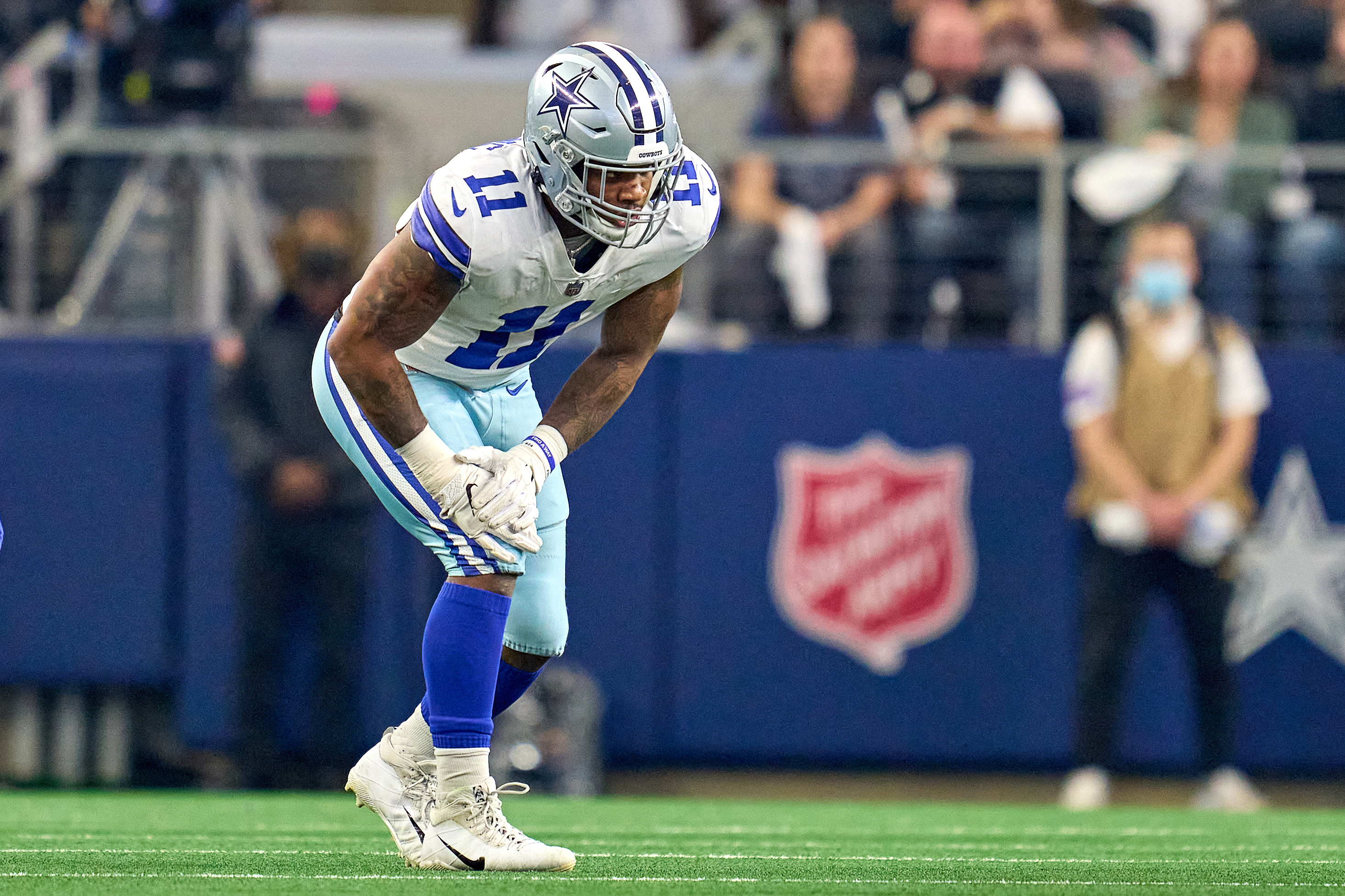 Cowboys’ Micah Parsons Says He’s Lobbied Coaching Staff to Play Offense