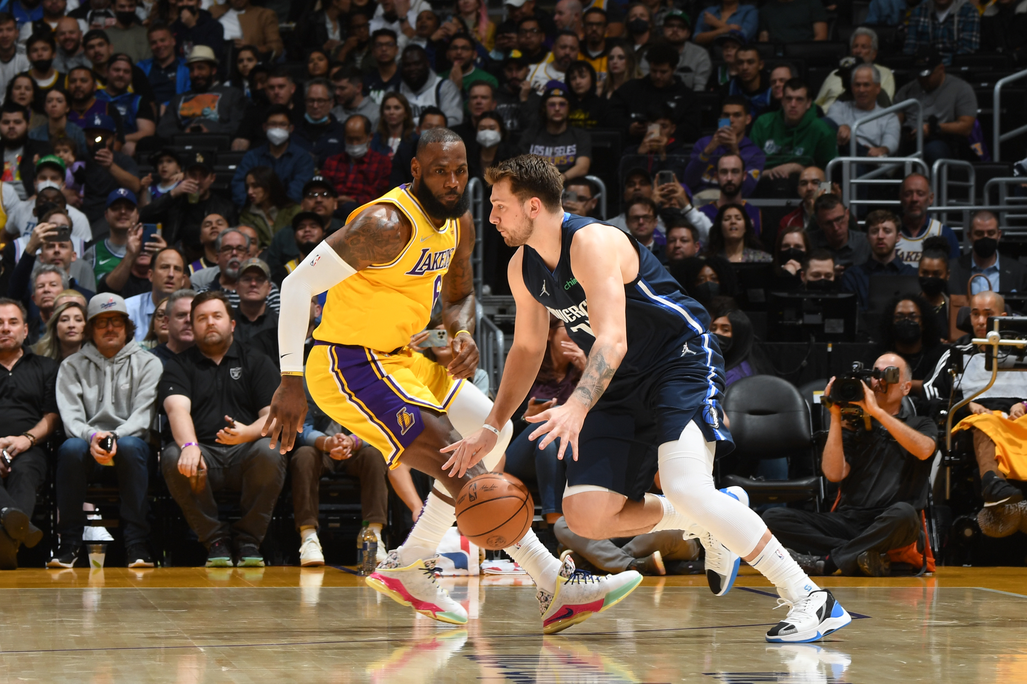 LeBron James outduels Luka Doncic as Lakers beat Mavericks in OT