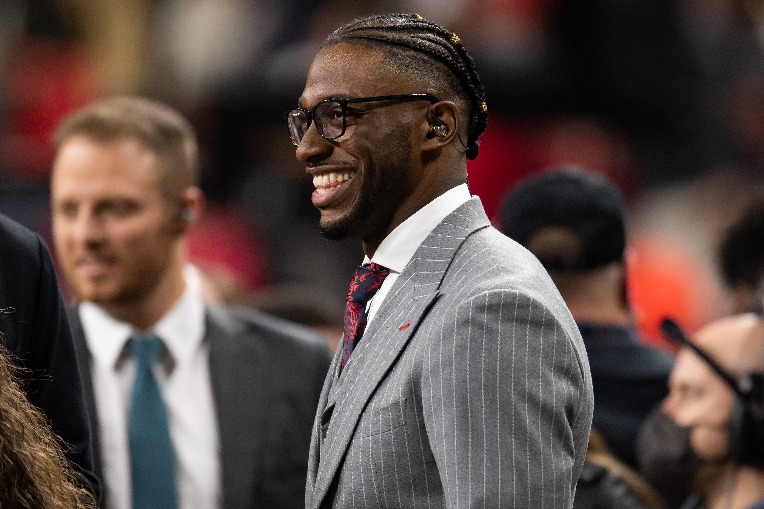 INDIANAPOLIS, IN - JANUARY 10: Robert Griffin III on the sidelines before the Alabama Crimson Tide versus the Georgia Bulldogs in the College Football Playoff National Championship, on January 10, 2022, at Lucas Oil Stadium in Indianapolis, IN. (Photo by Zach Bolinger/Icon Sportswire via Getty Images)